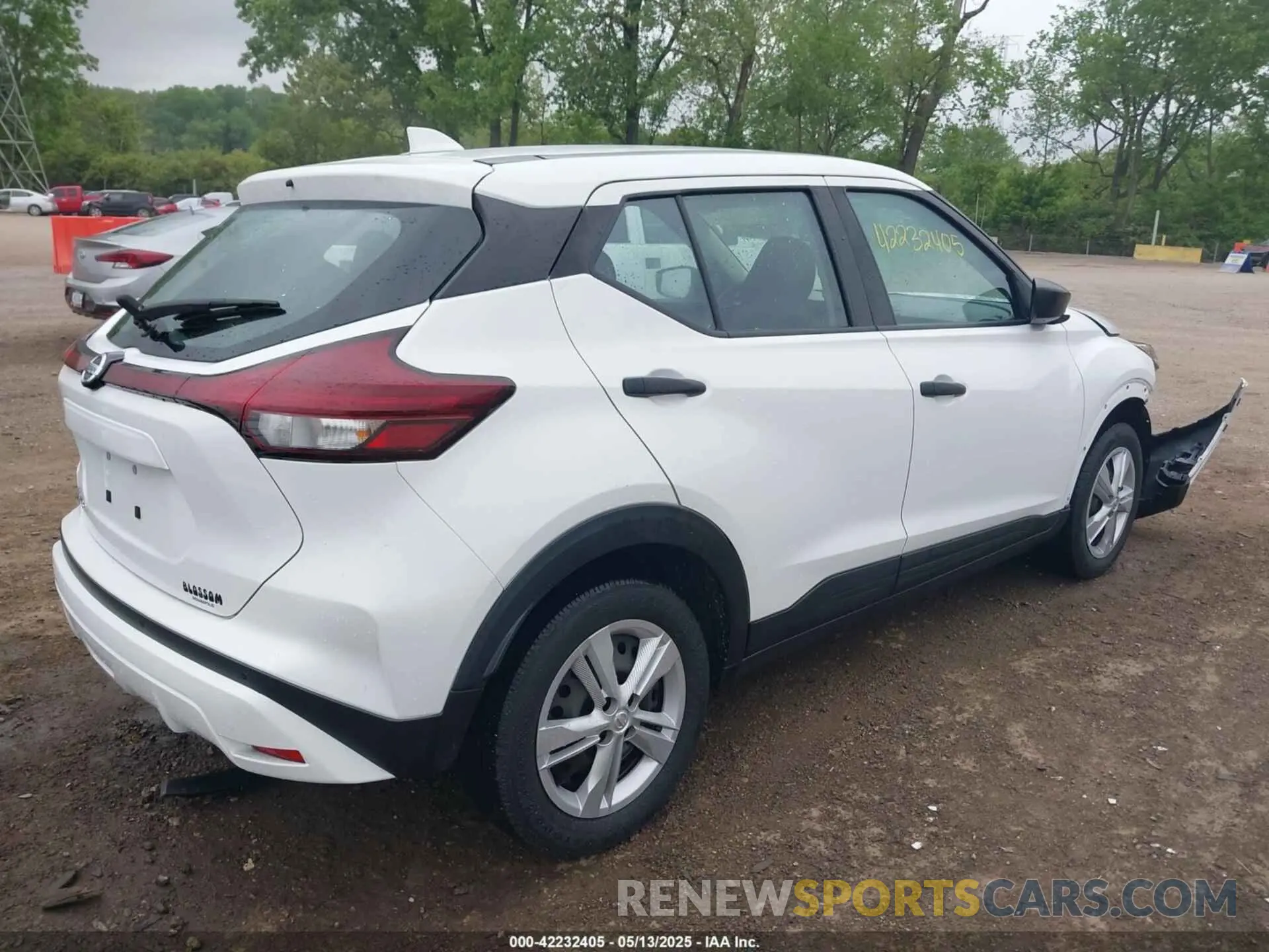 4 Photograph of a damaged car 3N1CP5BV1ML471567 NISSAN KICKS 2021