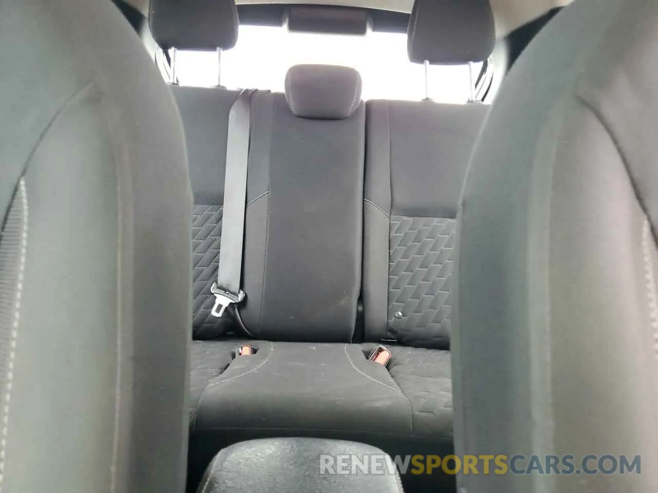 10 Photograph of a damaged car 3N1CP5BV1ML471858 NISSAN KICKS 2021