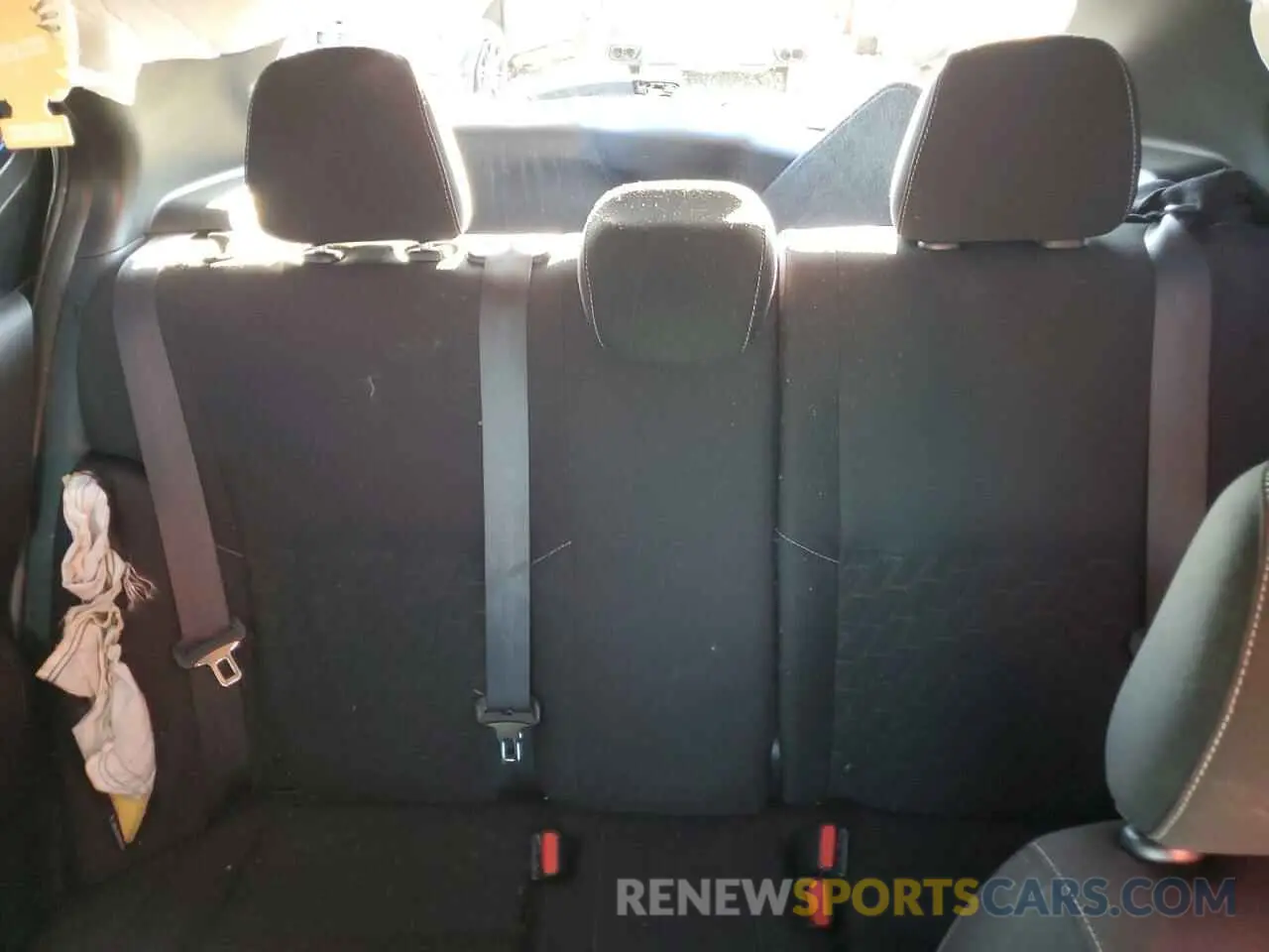 10 Photograph of a damaged car 3N1CP5BV1ML476980 NISSAN KICKS 2021