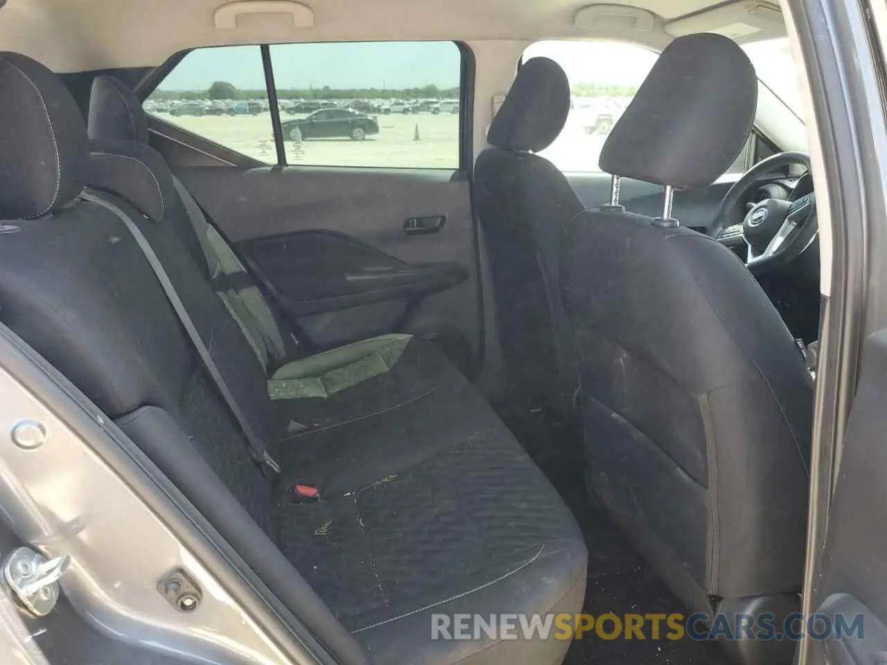 11 Photograph of a damaged car 3N1CP5BV1ML526616 NISSAN KICKS 2021