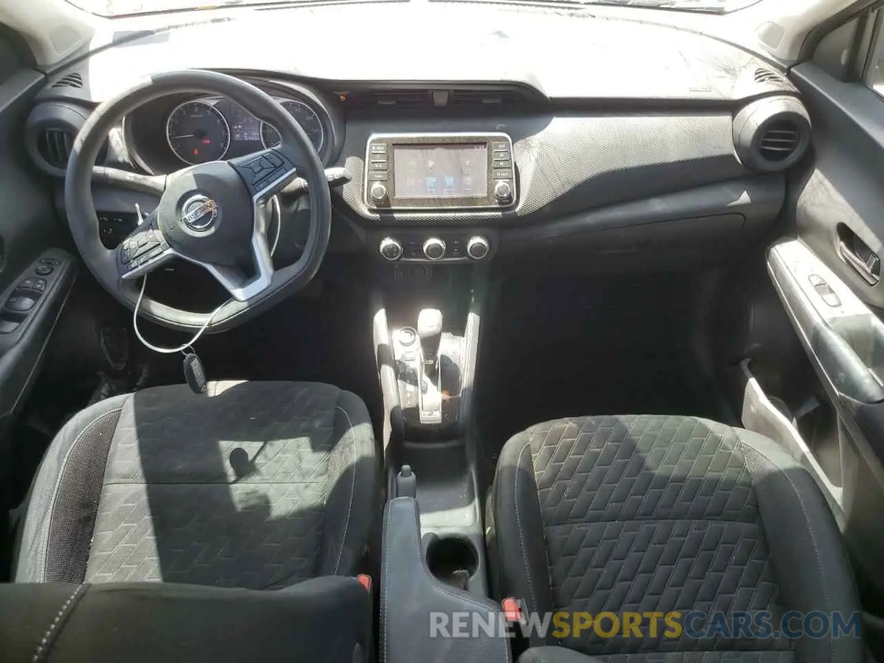 8 Photograph of a damaged car 3N1CP5BV1ML526616 NISSAN KICKS 2021