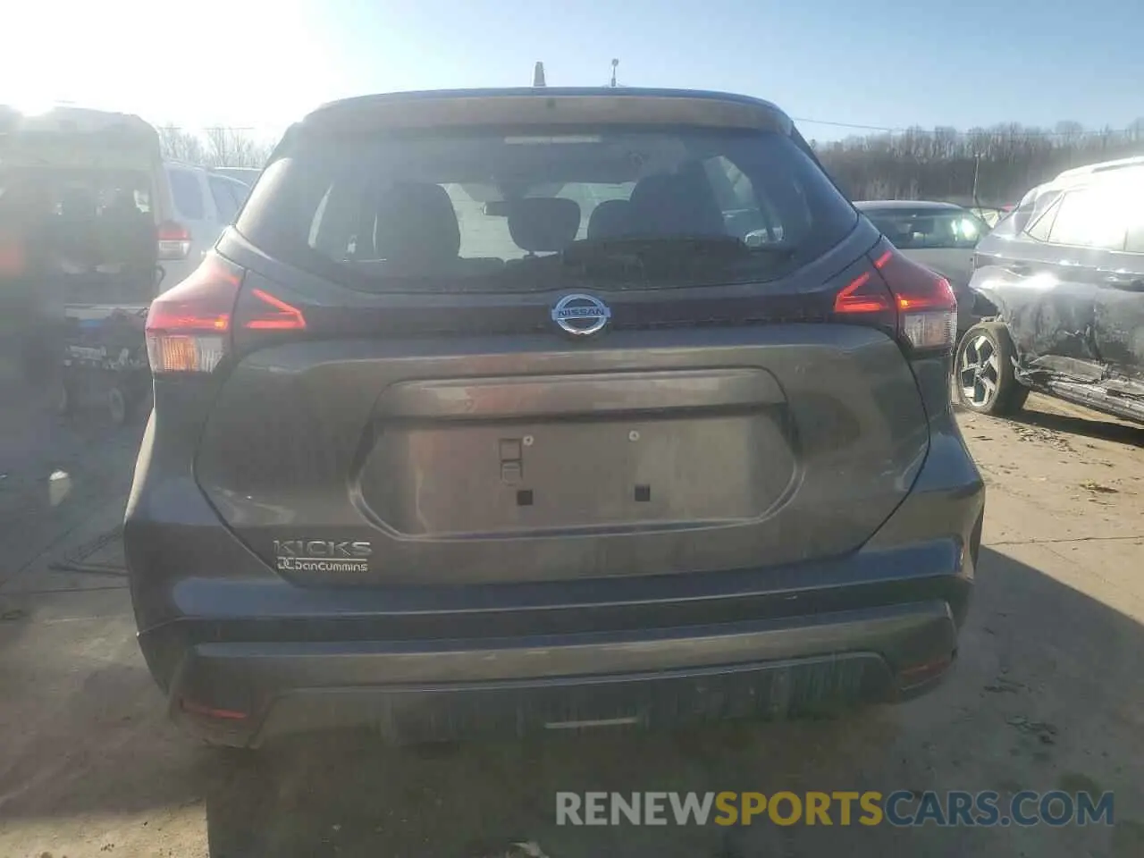 6 Photograph of a damaged car 3N1CP5BV2ML469181 NISSAN KICKS 2021
