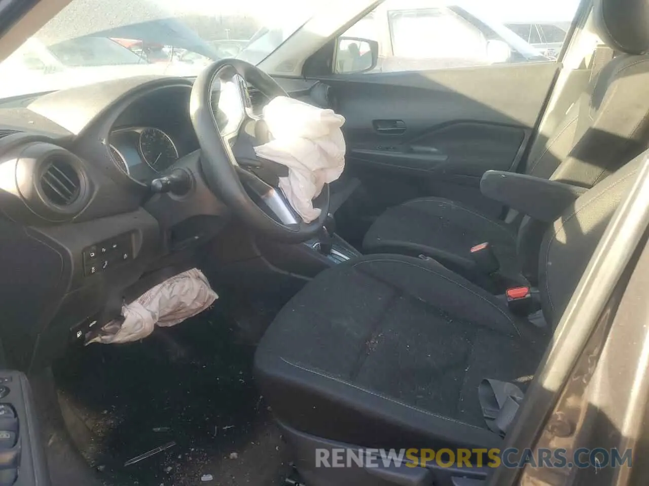 7 Photograph of a damaged car 3N1CP5BV2ML469181 NISSAN KICKS 2021