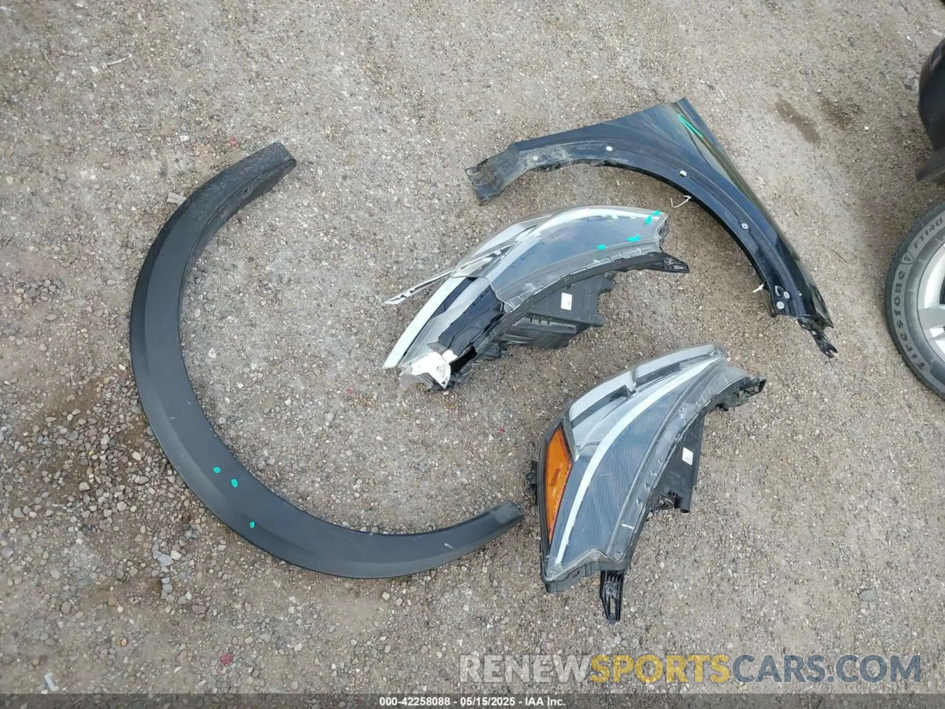 12 Photograph of a damaged car 3N1CP5BV2ML476289 NISSAN KICKS 2021