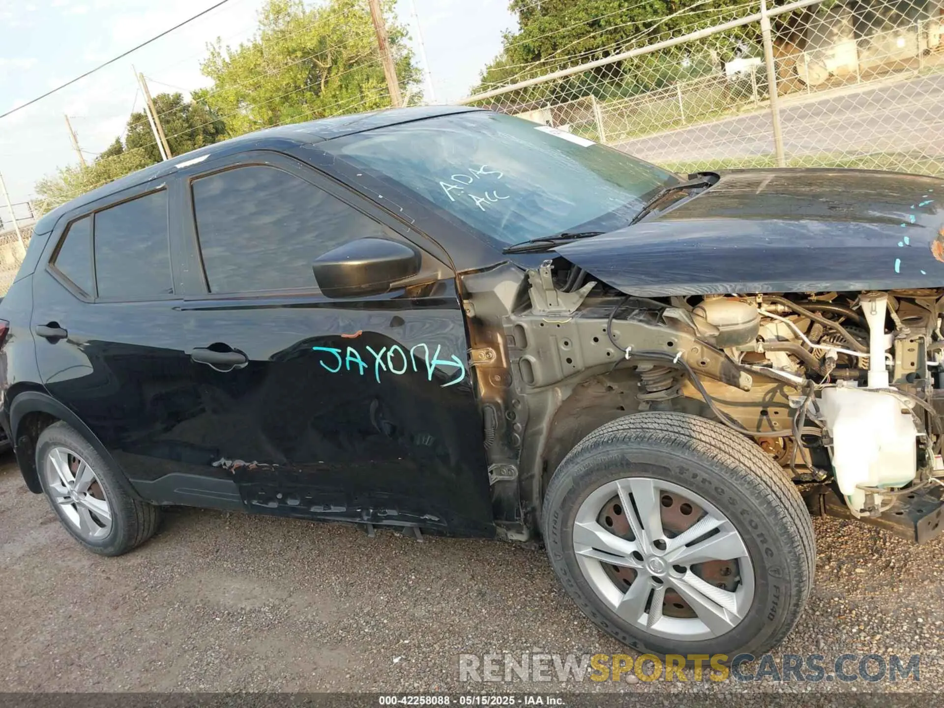 14 Photograph of a damaged car 3N1CP5BV2ML476289 NISSAN KICKS 2021