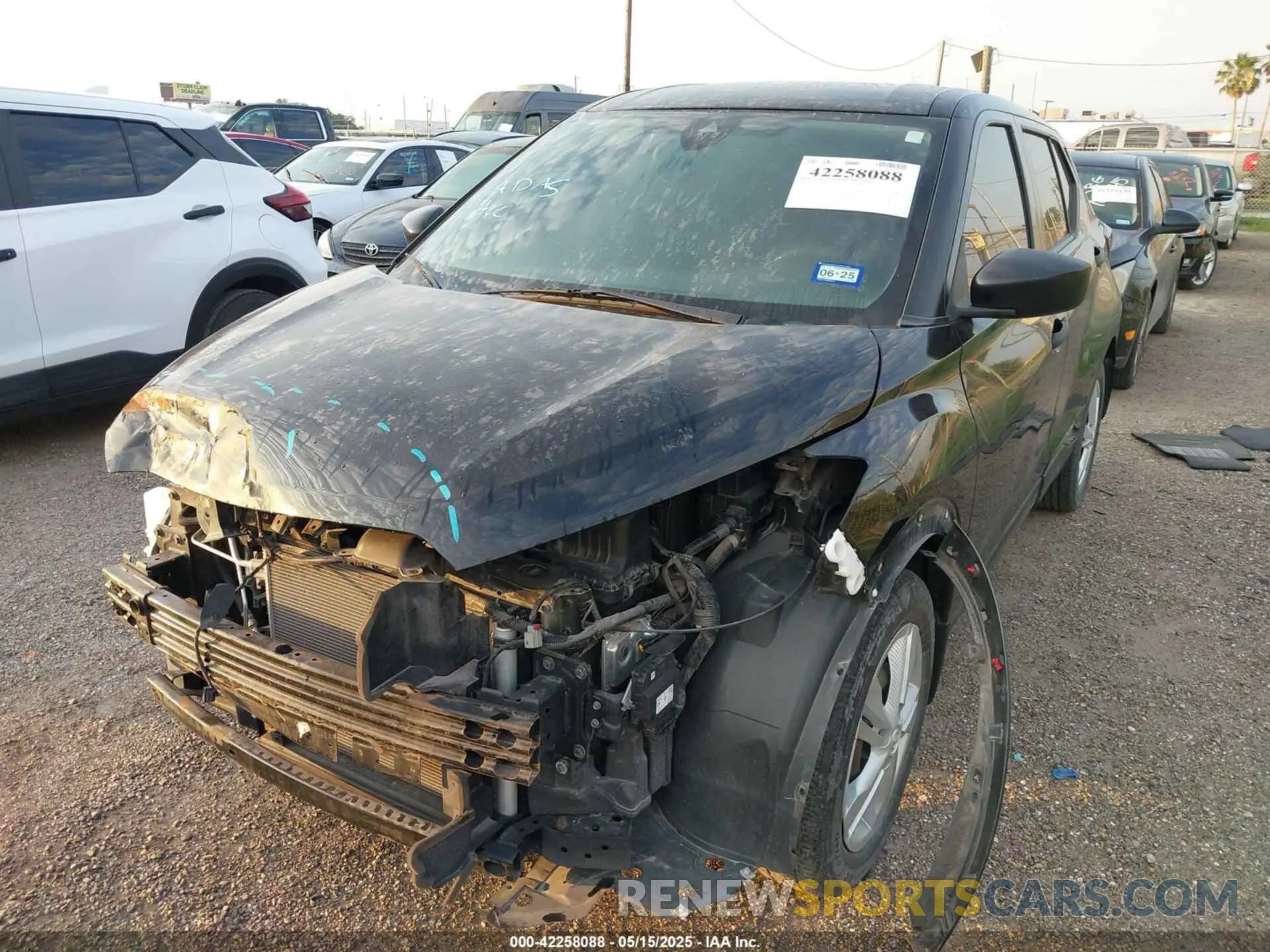 2 Photograph of a damaged car 3N1CP5BV2ML476289 NISSAN KICKS 2021