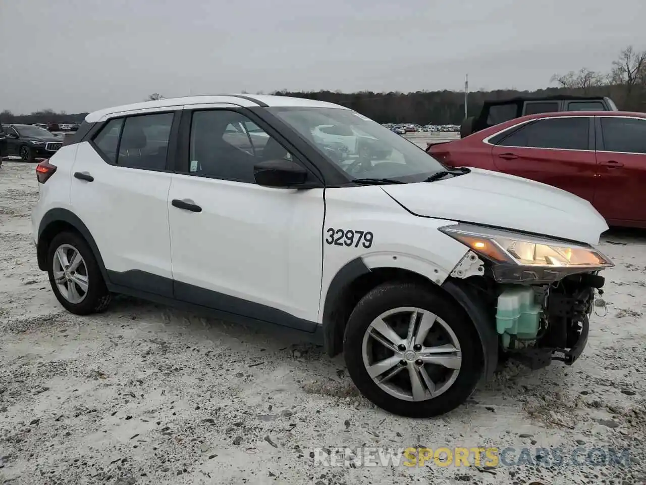 4 Photograph of a damaged car 3N1CP5BV2ML485574 NISSAN KICKS 2021