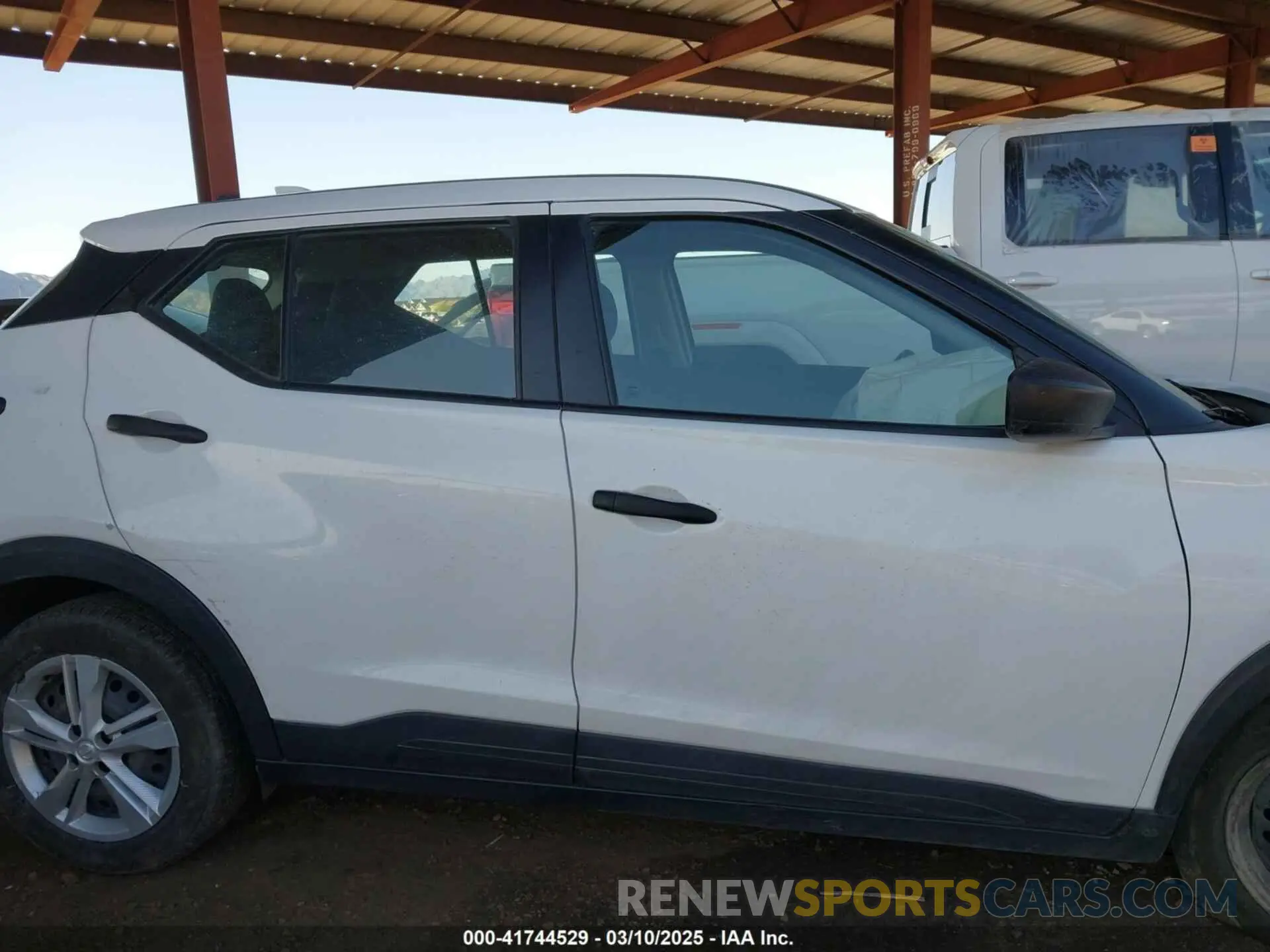 14 Photograph of a damaged car 3N1CP5BV2ML504365 NISSAN KICKS 2021