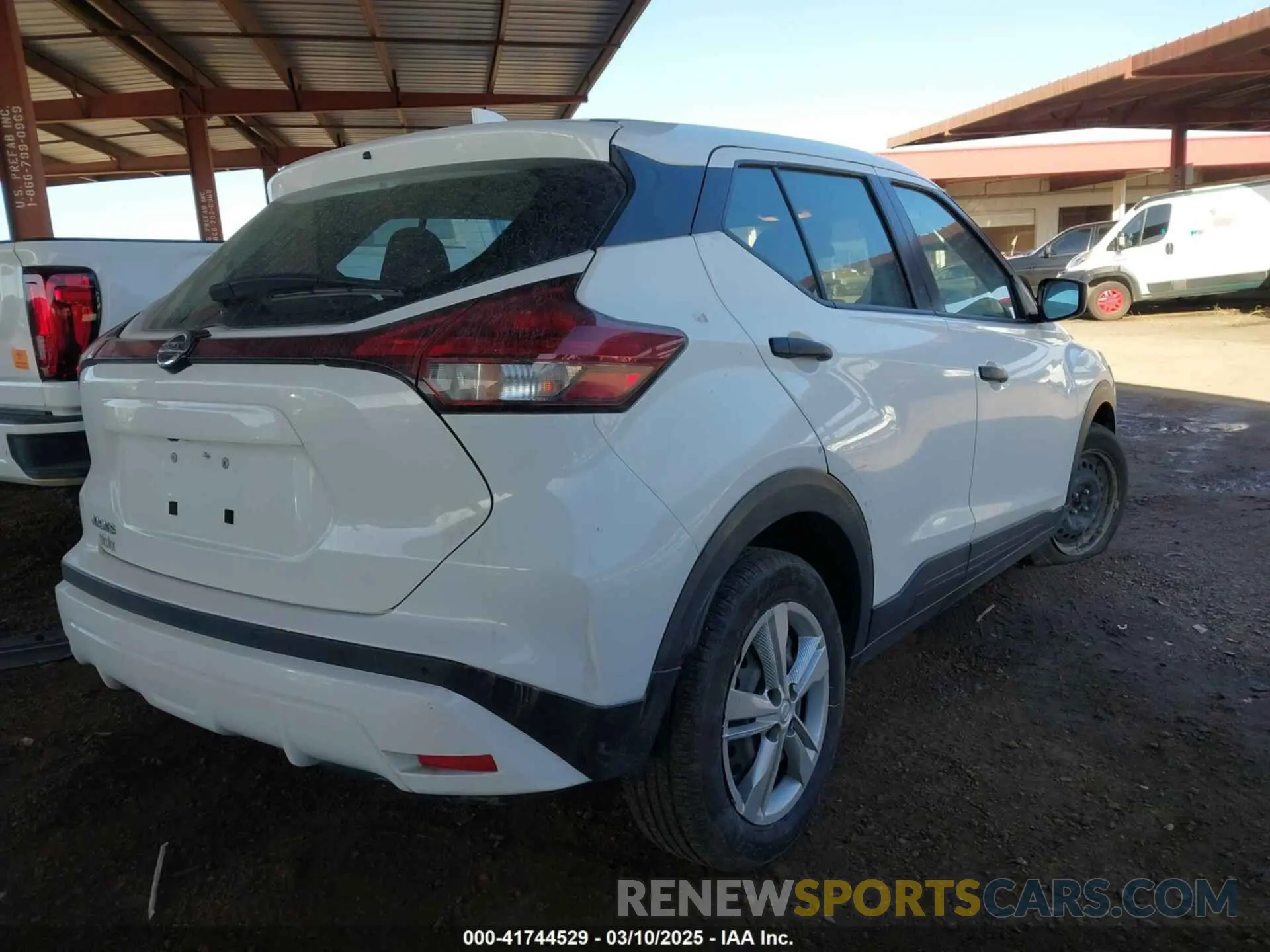 4 Photograph of a damaged car 3N1CP5BV2ML504365 NISSAN KICKS 2021