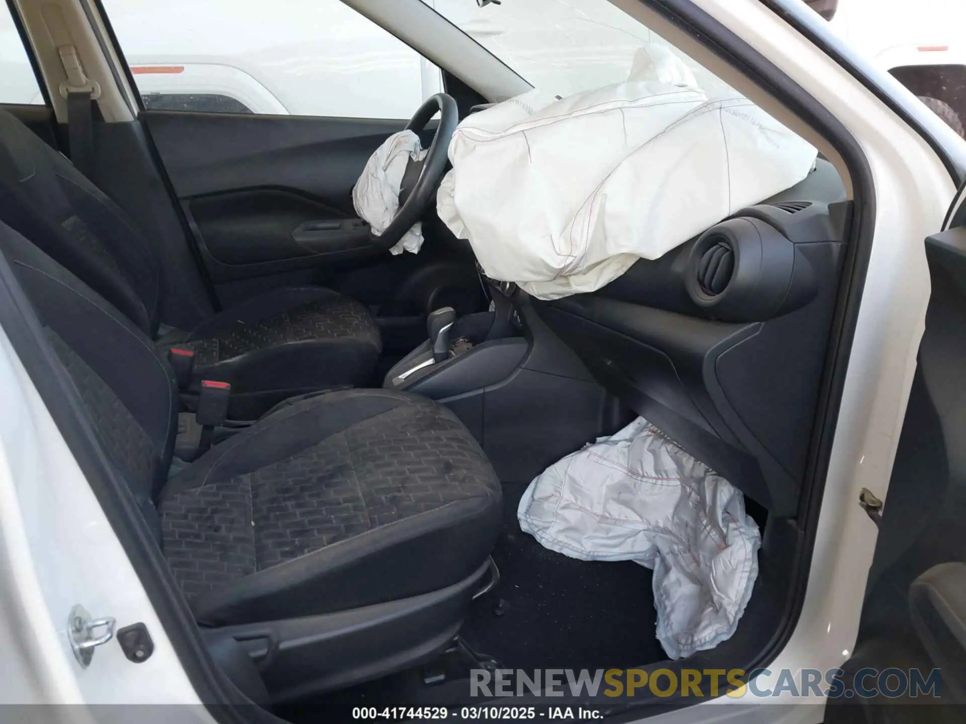 5 Photograph of a damaged car 3N1CP5BV2ML504365 NISSAN KICKS 2021