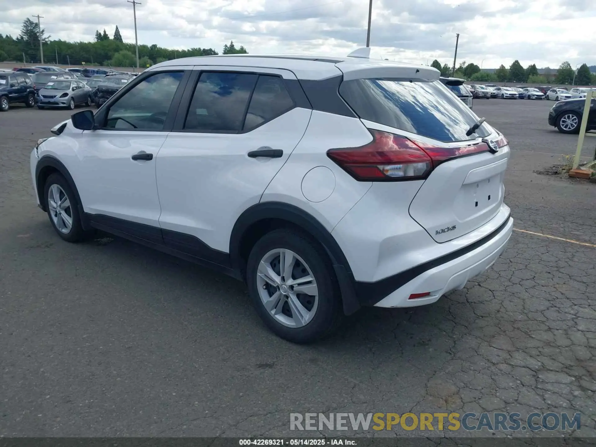 3 Photograph of a damaged car 3N1CP5BV2ML508884 NISSAN KICKS 2021