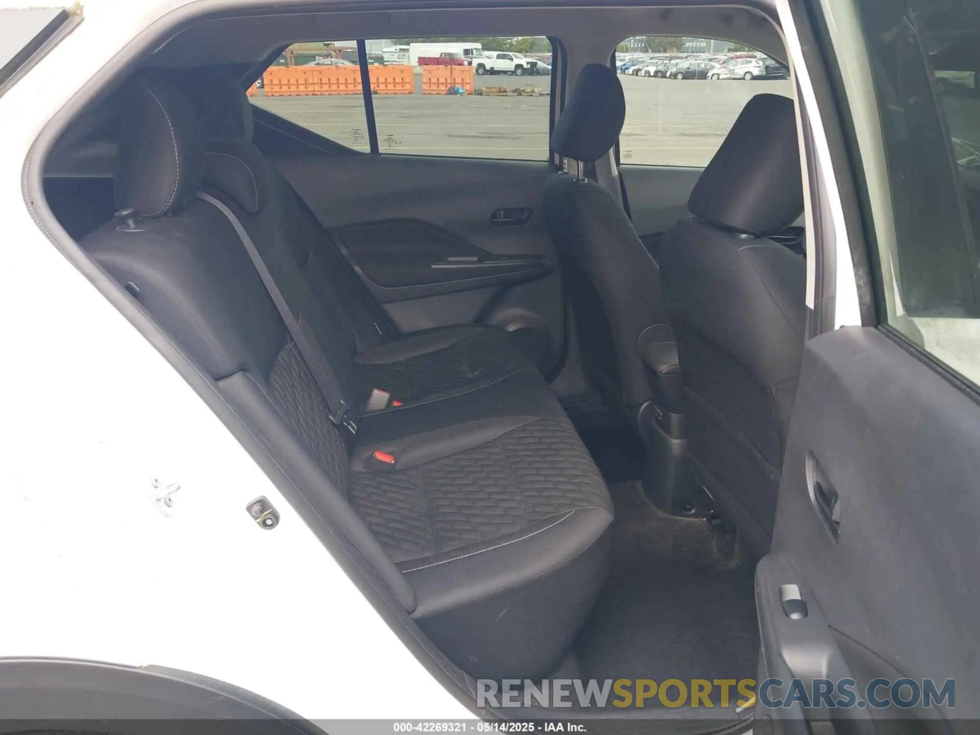 8 Photograph of a damaged car 3N1CP5BV2ML508884 NISSAN KICKS 2021