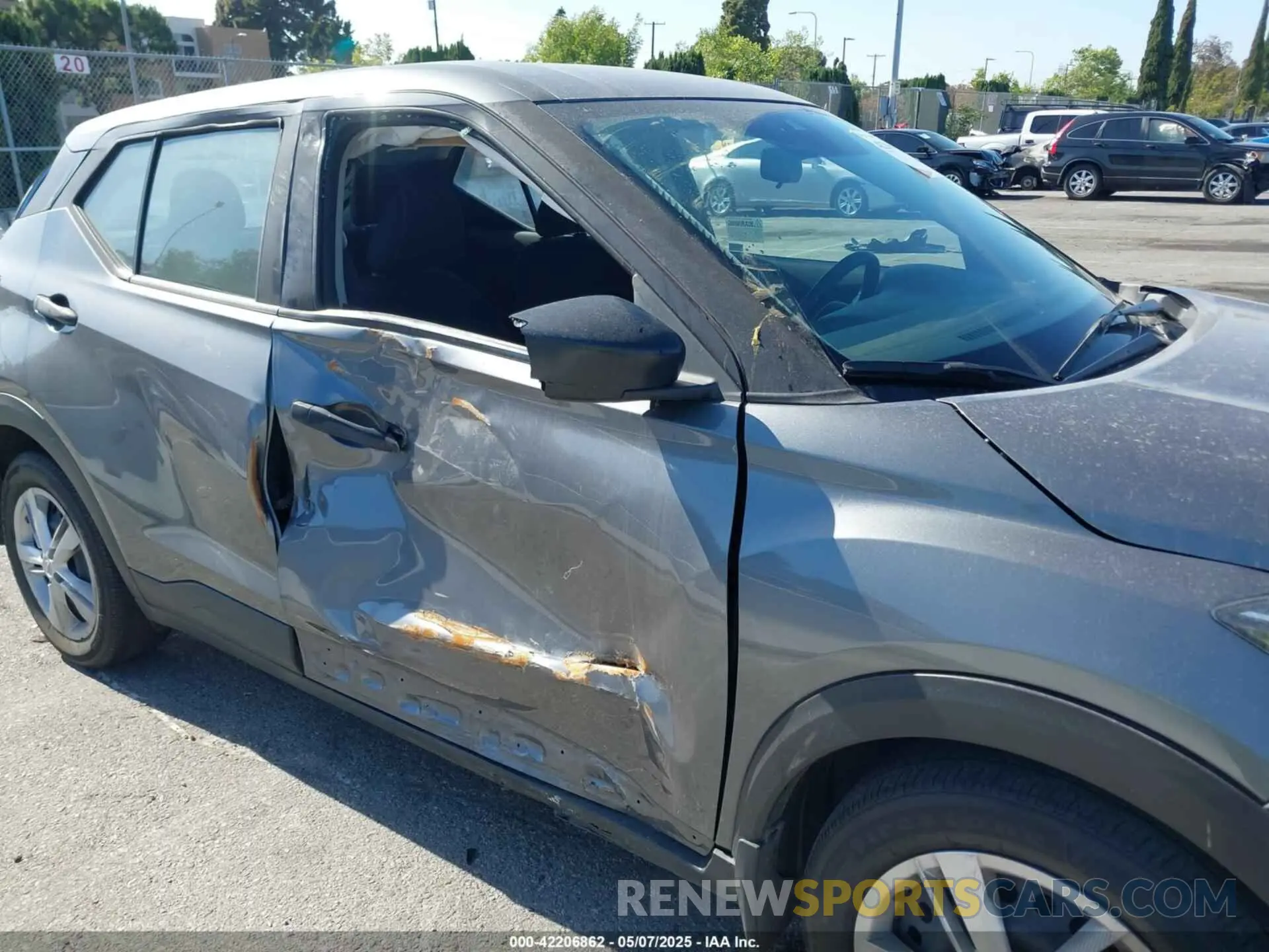 6 Photograph of a damaged car 3N1CP5BV2ML528505 NISSAN KICKS 2021