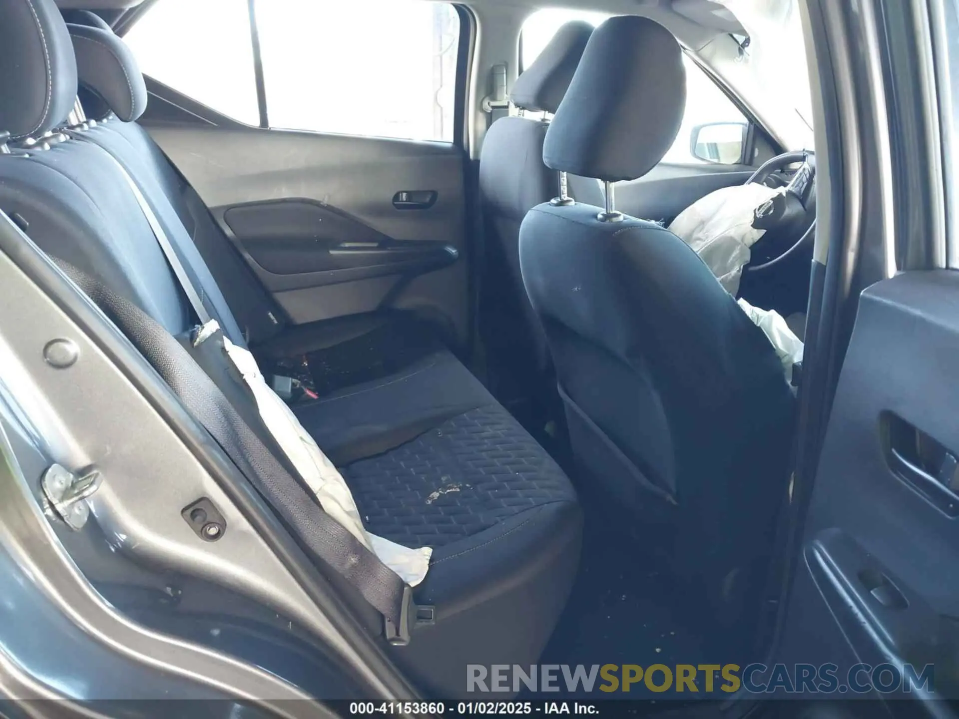 8 Photograph of a damaged car 3N1CP5BV2ML543733 NISSAN KICKS 2021