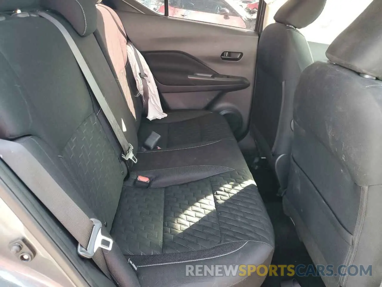 10 Photograph of a damaged car 3N1CP5BV3ML492758 NISSAN KICKS 2021