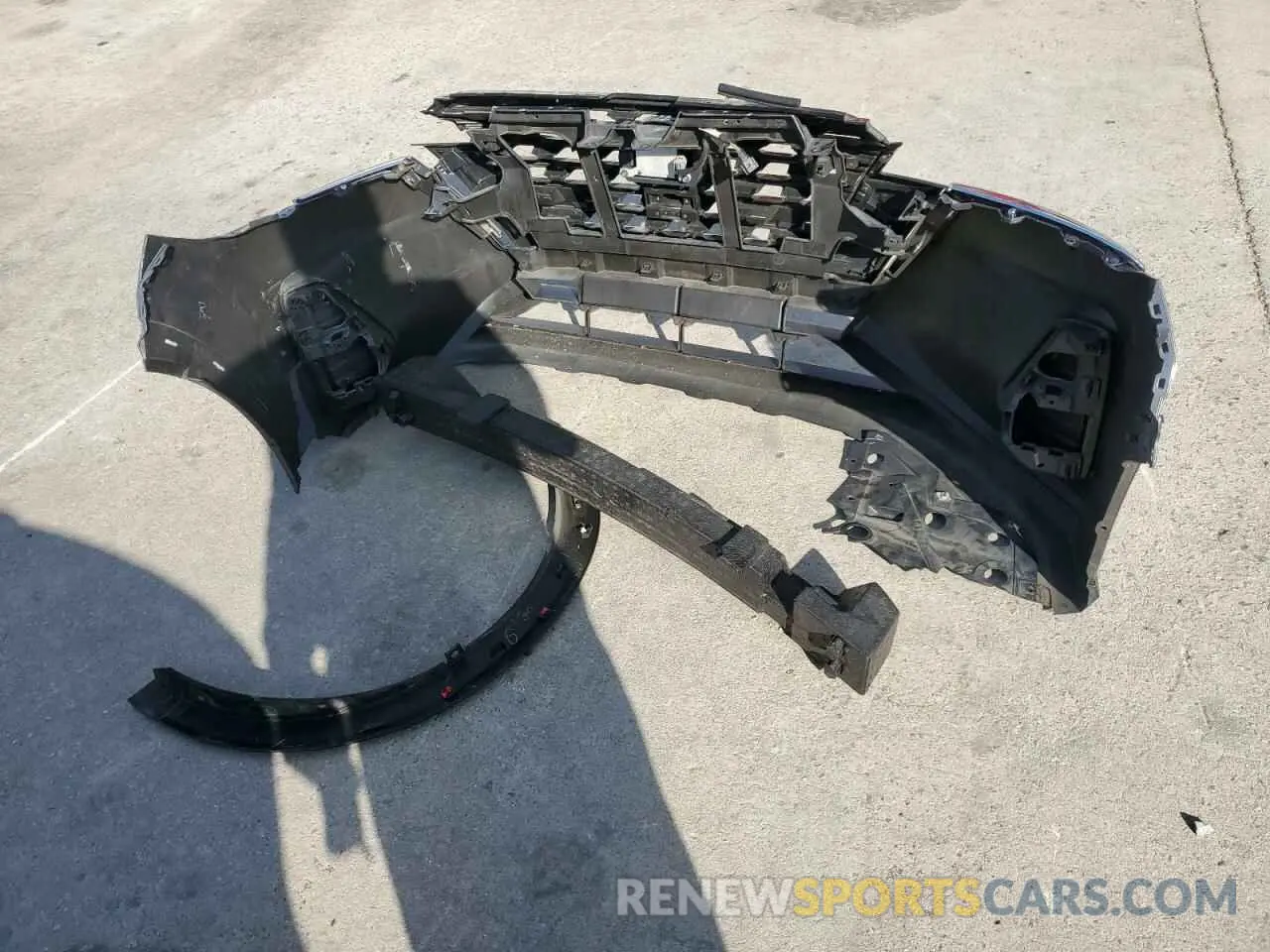 14 Photograph of a damaged car 3N1CP5BV3ML492758 NISSAN KICKS 2021