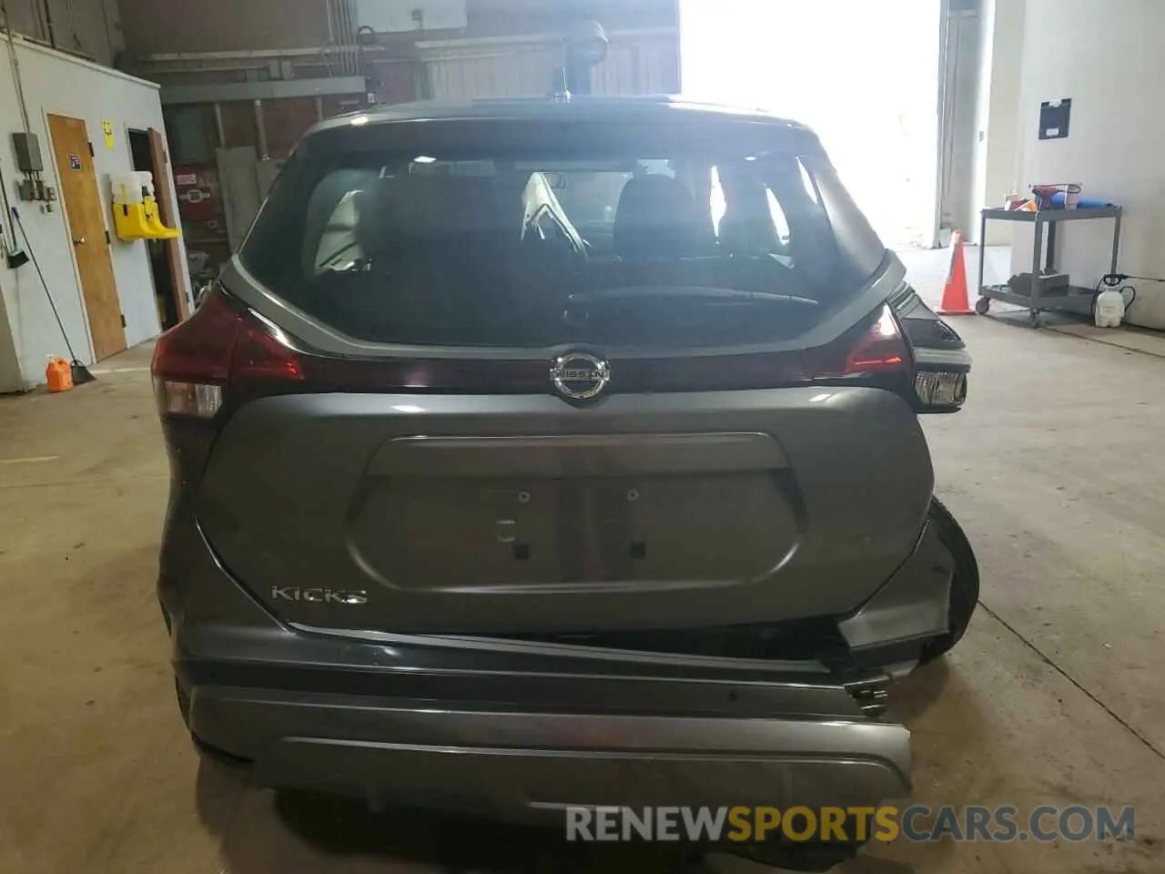 6 Photograph of a damaged car 3N1CP5BV3ML521918 NISSAN KICKS 2021