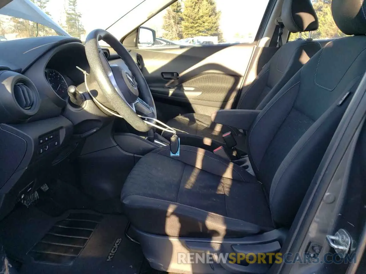 7 Photograph of a damaged car 3N1CP5BV3ML524088 NISSAN KICKS 2021