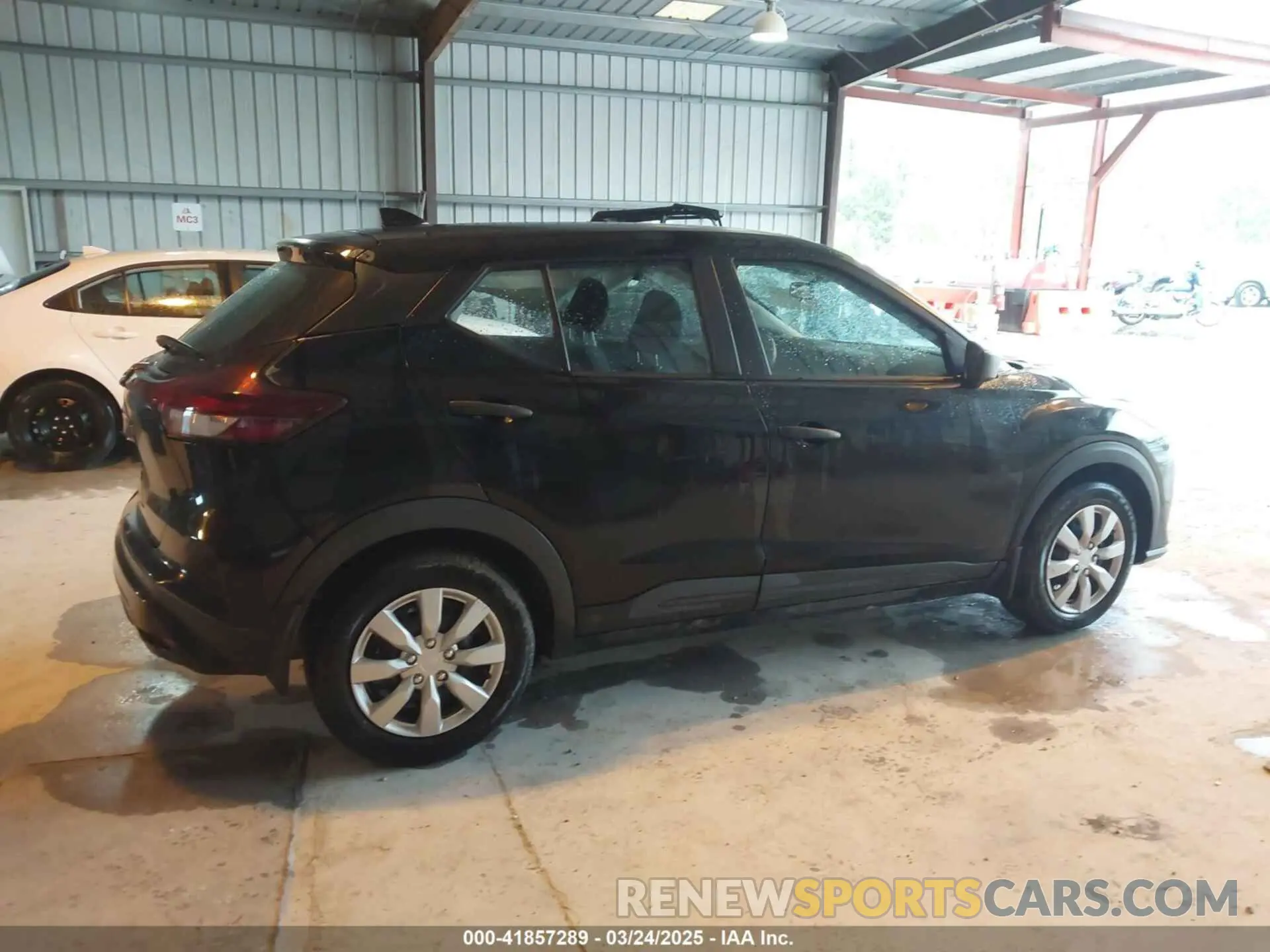 13 Photograph of a damaged car 3N1CP5BV3ML540520 NISSAN KICKS 2021