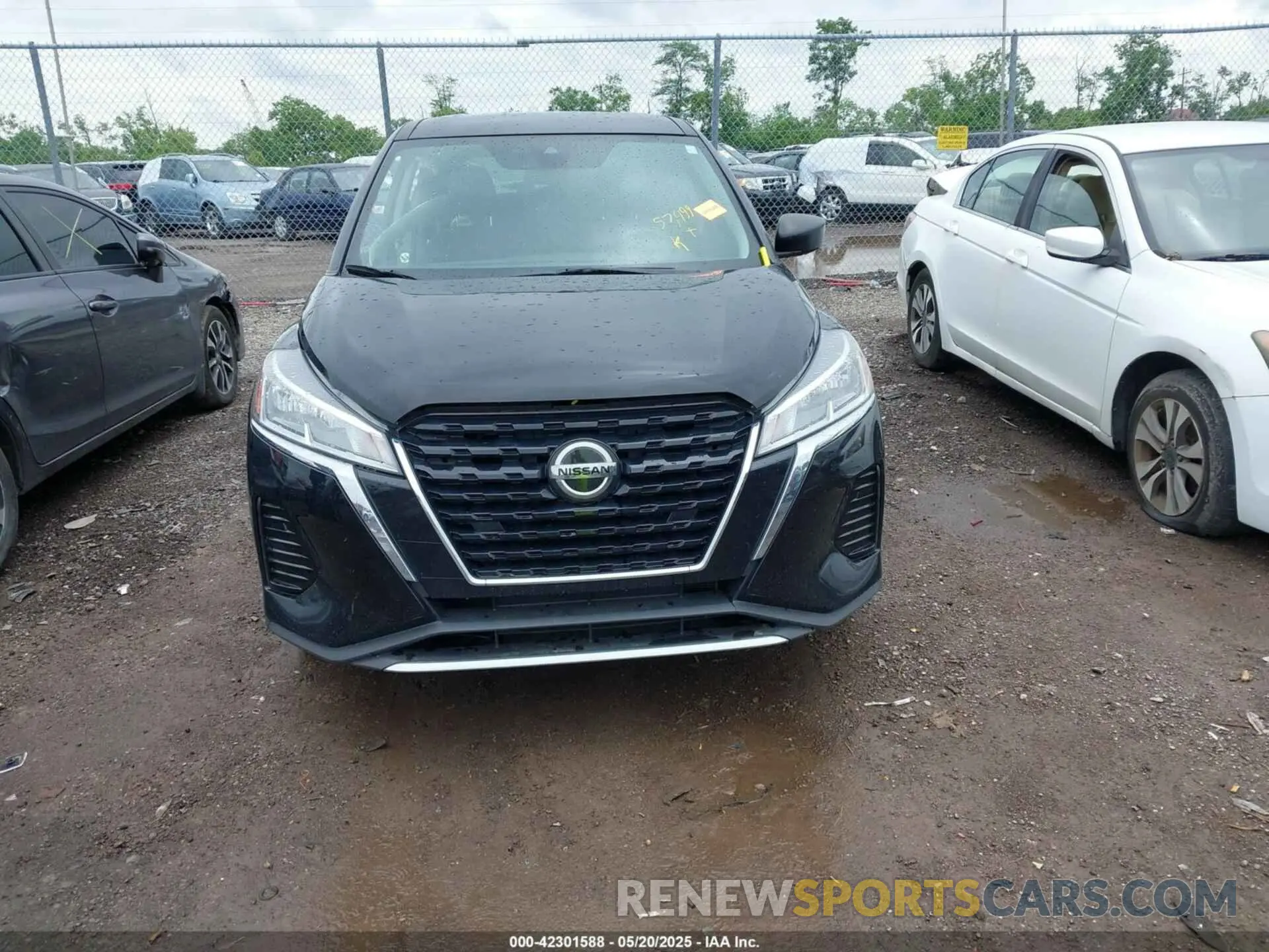 13 Photograph of a damaged car 3N1CP5BV3ML545782 NISSAN KICKS 2021