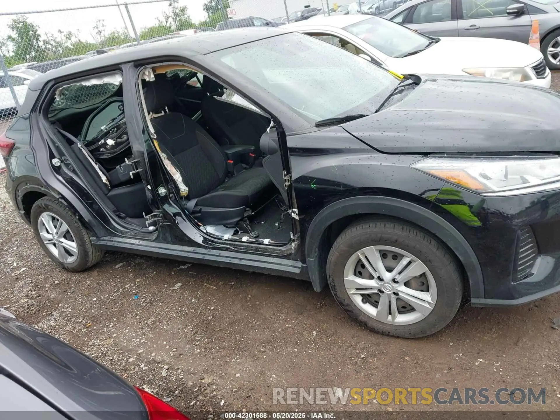 14 Photograph of a damaged car 3N1CP5BV3ML545782 NISSAN KICKS 2021