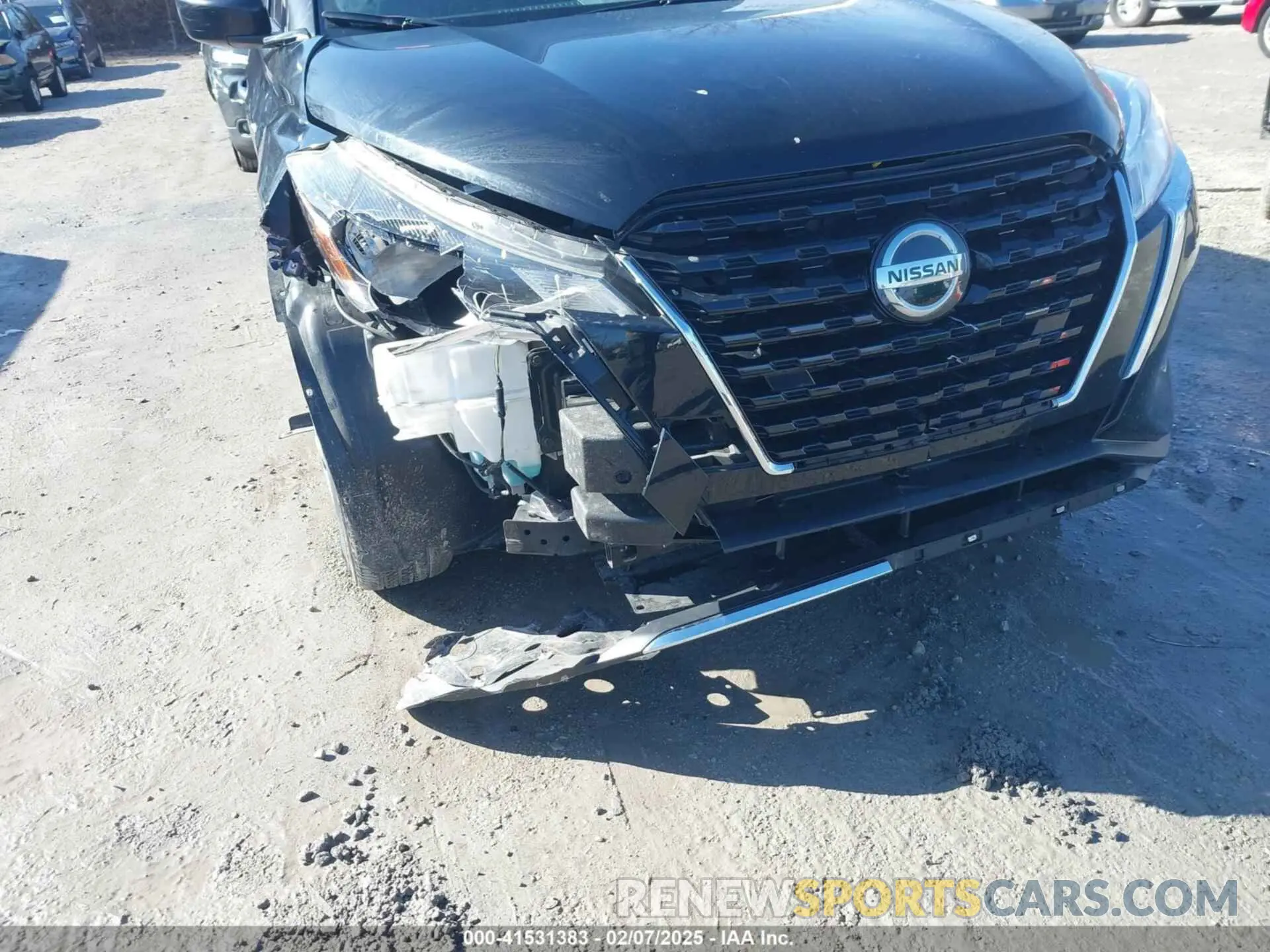 18 Photograph of a damaged car 3N1CP5BV3ML545958 NISSAN KICKS 2021