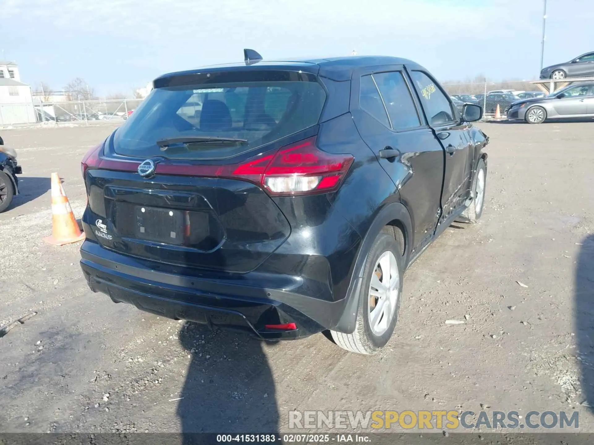 4 Photograph of a damaged car 3N1CP5BV3ML545958 NISSAN KICKS 2021