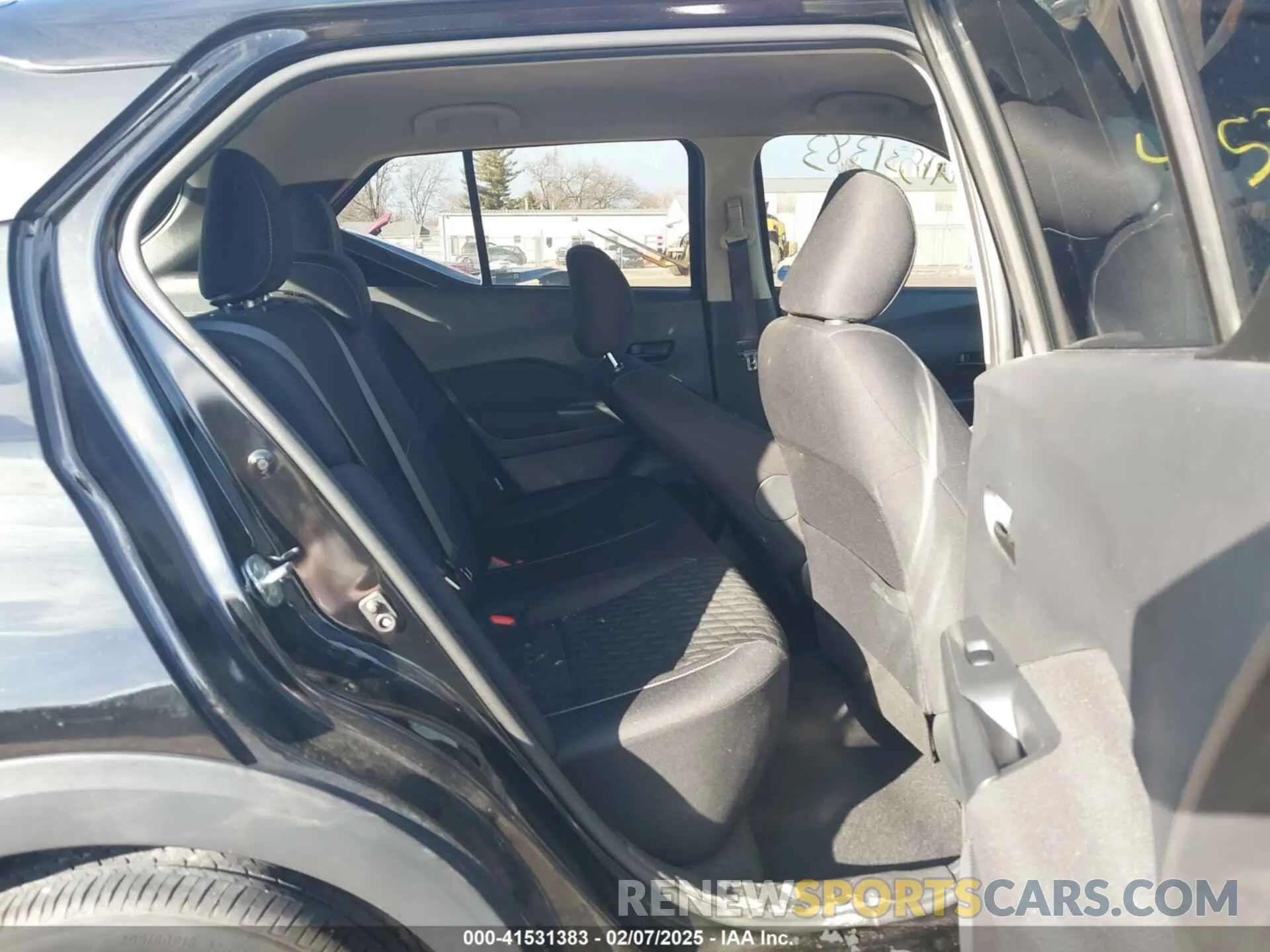 8 Photograph of a damaged car 3N1CP5BV3ML545958 NISSAN KICKS 2021