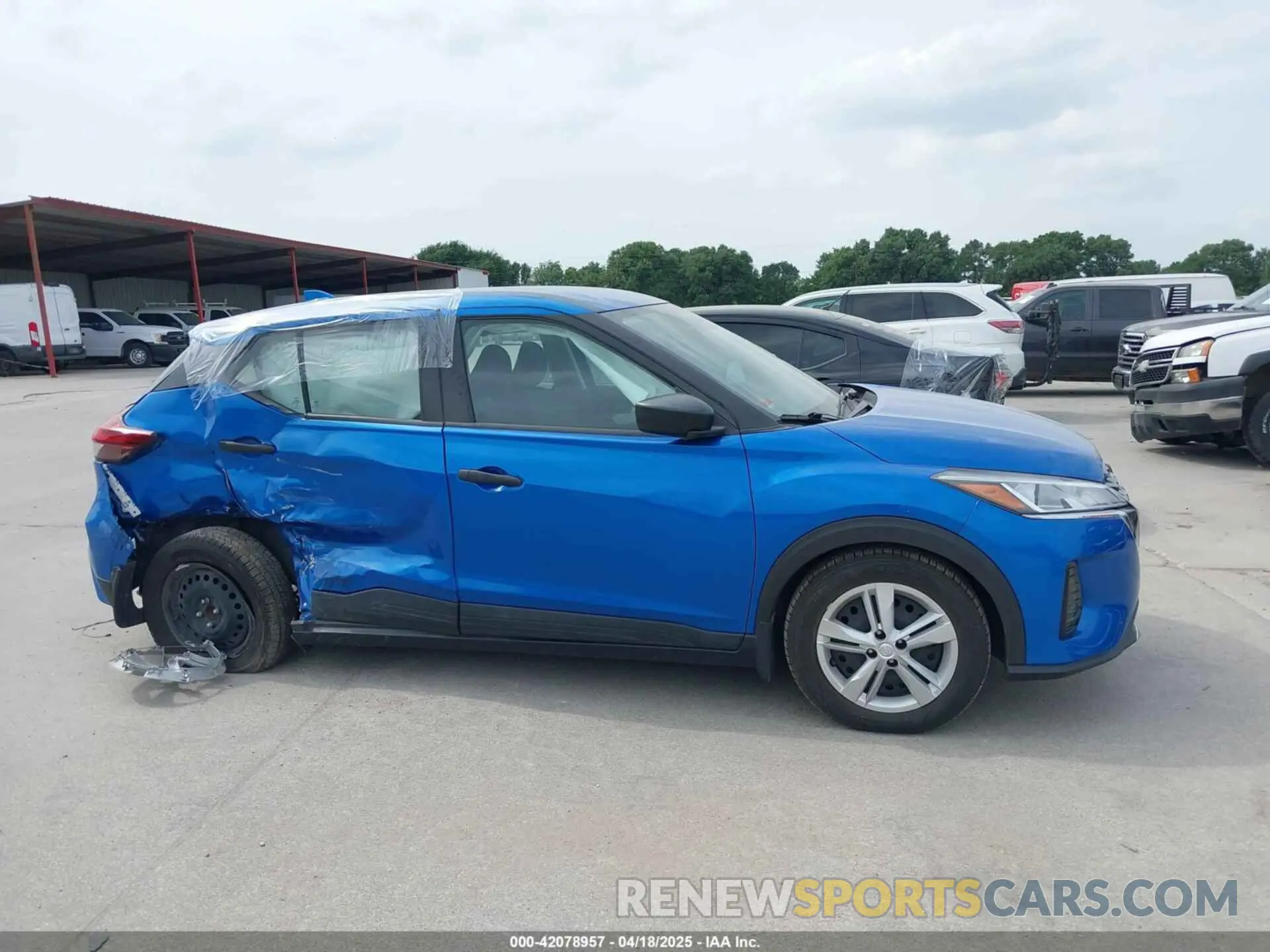 13 Photograph of a damaged car 3N1CP5BV4ML509146 NISSAN KICKS 2021