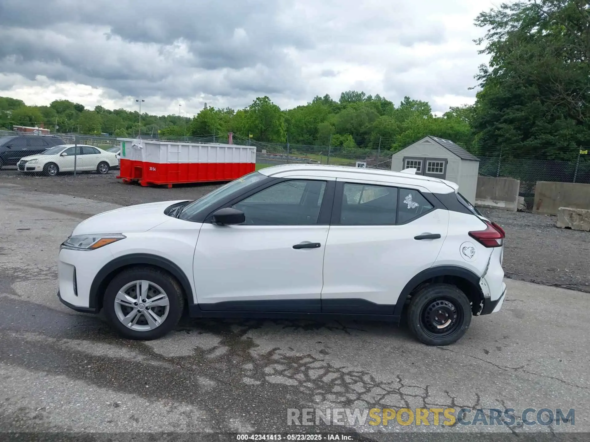 14 Photograph of a damaged car 3N1CP5BV4ML522625 NISSAN KICKS 2021
