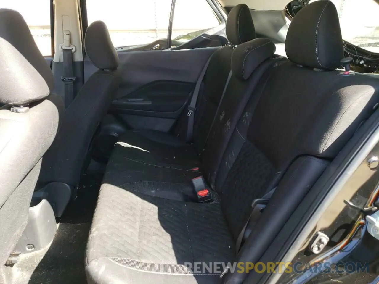 10 Photograph of a damaged car 3N1CP5BV5ML479803 NISSAN KICKS 2021