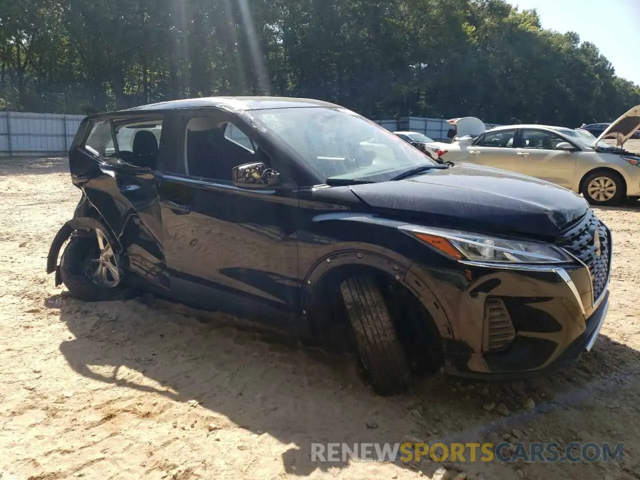 4 Photograph of a damaged car 3N1CP5BV5ML479803 NISSAN KICKS 2021