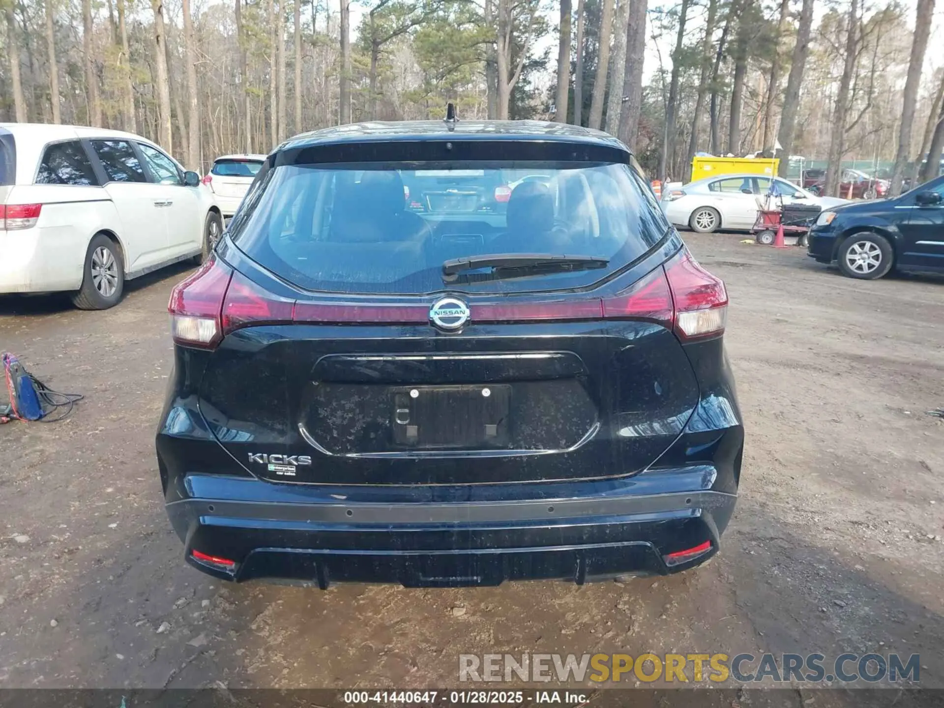 17 Photograph of a damaged car 3N1CP5BV5ML502089 NISSAN KICKS 2021