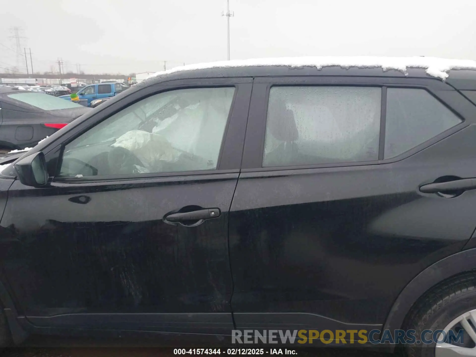 13 Photograph of a damaged car 3N1CP5BV5ML538302 NISSAN KICKS 2021