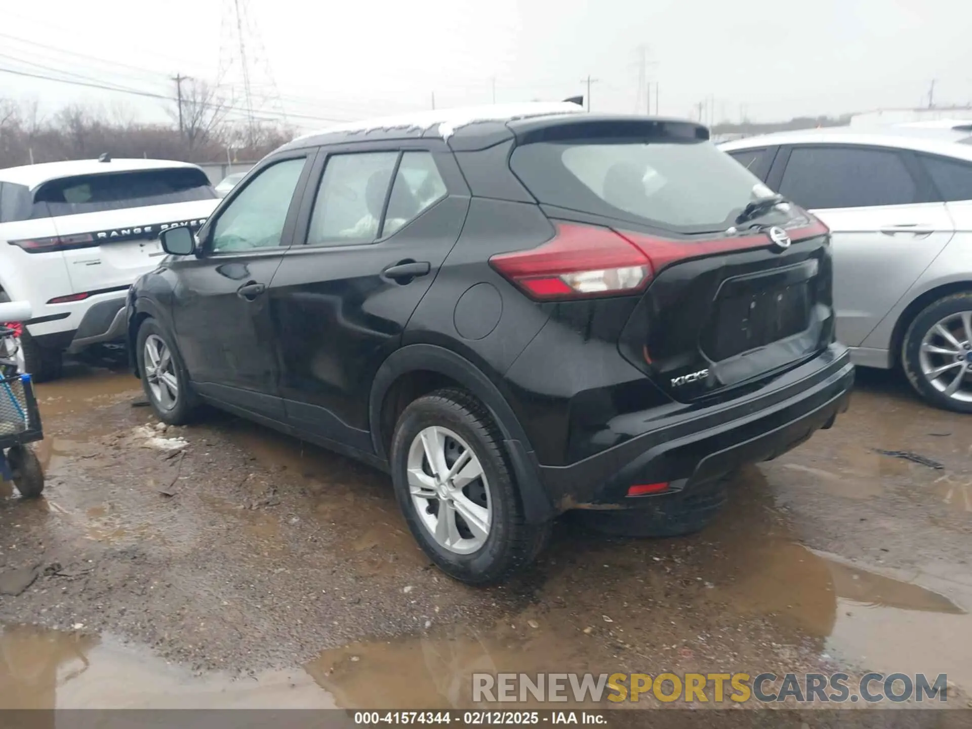 3 Photograph of a damaged car 3N1CP5BV5ML538302 NISSAN KICKS 2021