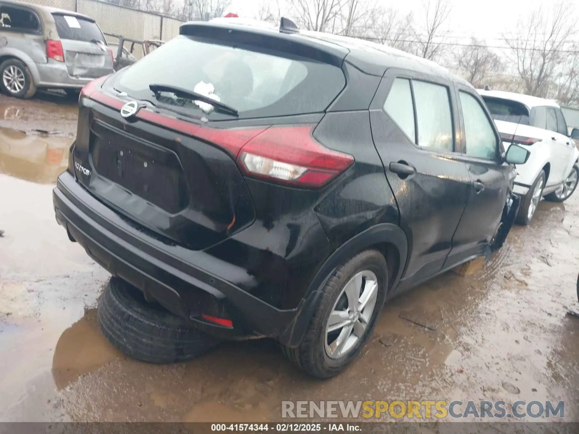 4 Photograph of a damaged car 3N1CP5BV5ML538302 NISSAN KICKS 2021