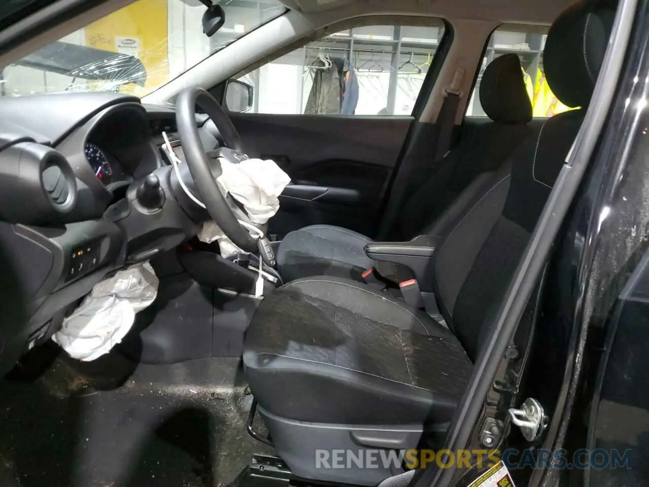 7 Photograph of a damaged car 3N1CP5BV5ML539143 NISSAN KICKS 2021
