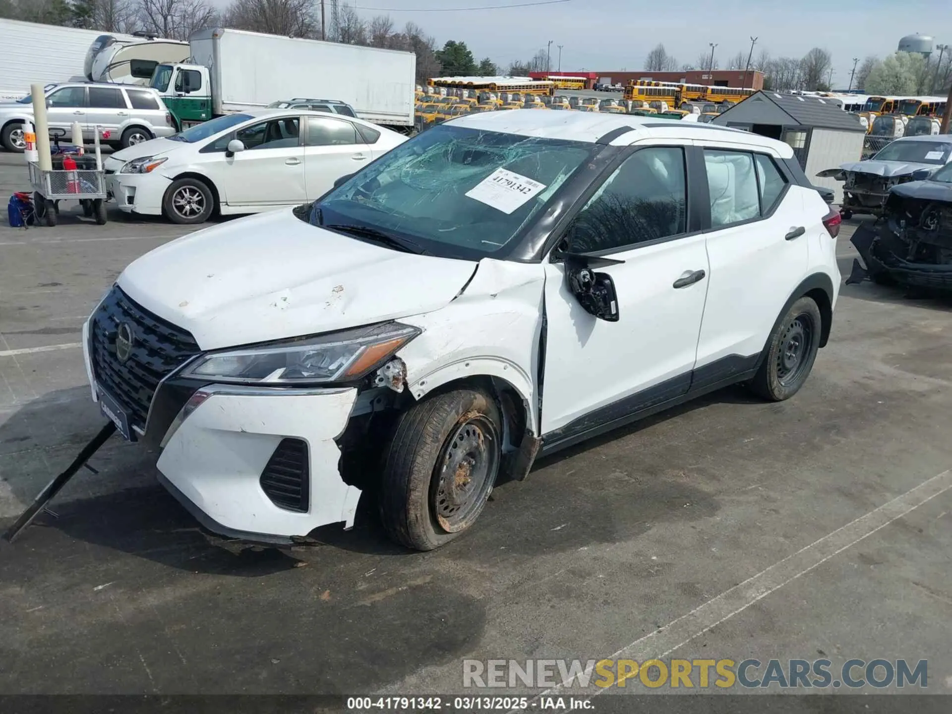 2 Photograph of a damaged car 3N1CP5BV5ML566388 NISSAN KICKS 2021