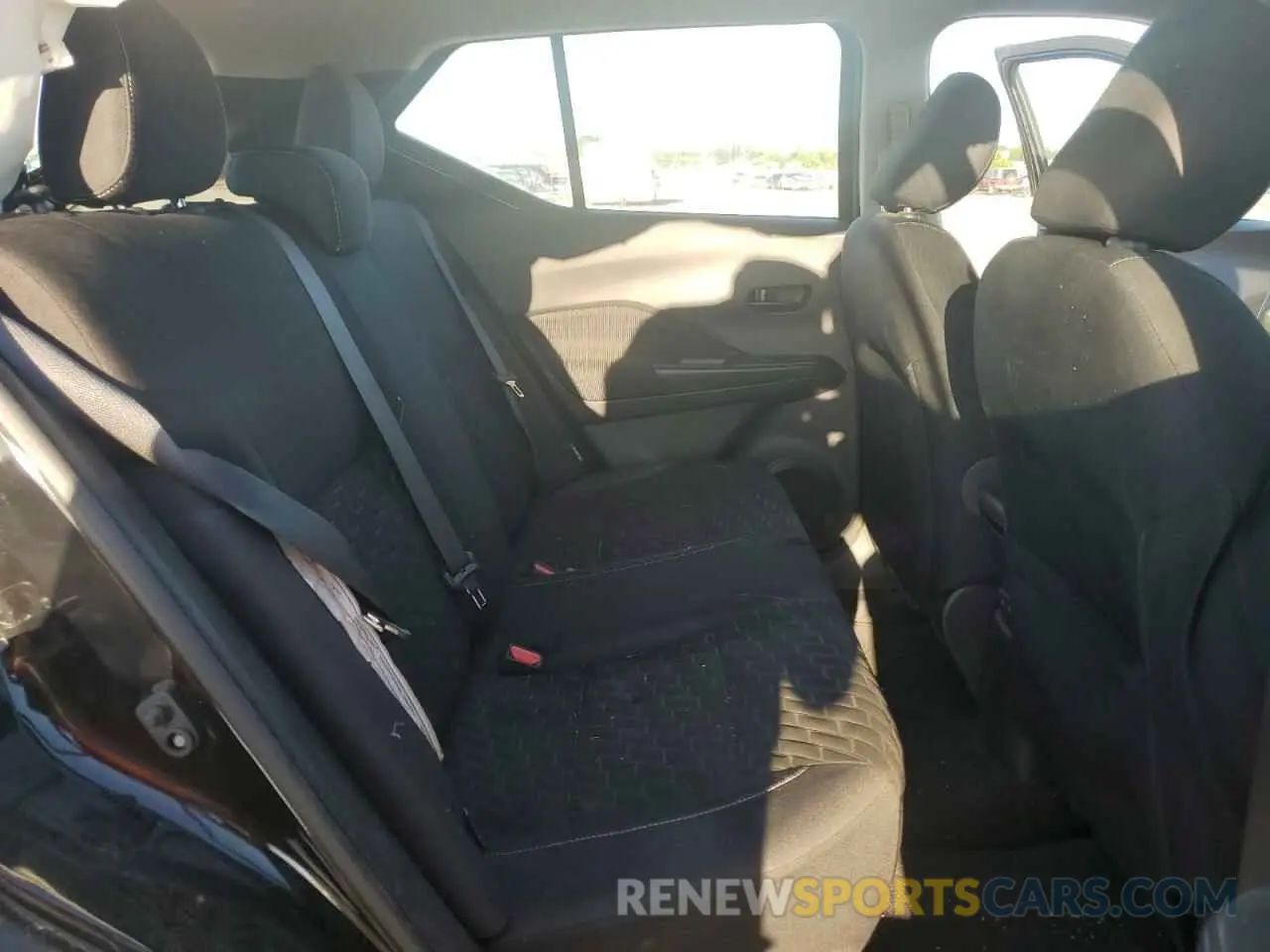 10 Photograph of a damaged car 3N1CP5BV6ML476134 NISSAN KICKS 2021