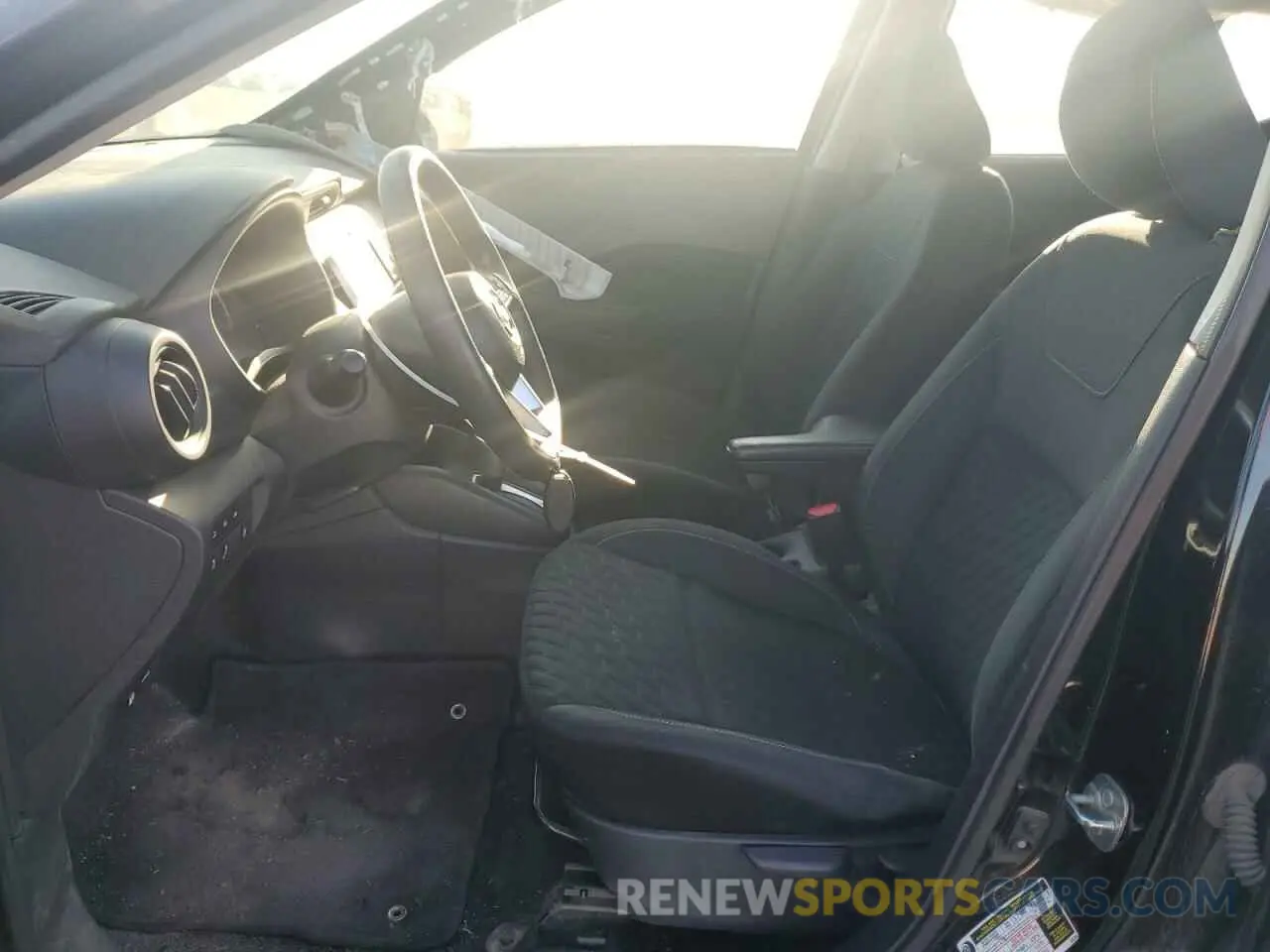 7 Photograph of a damaged car 3N1CP5BV6ML476134 NISSAN KICKS 2021