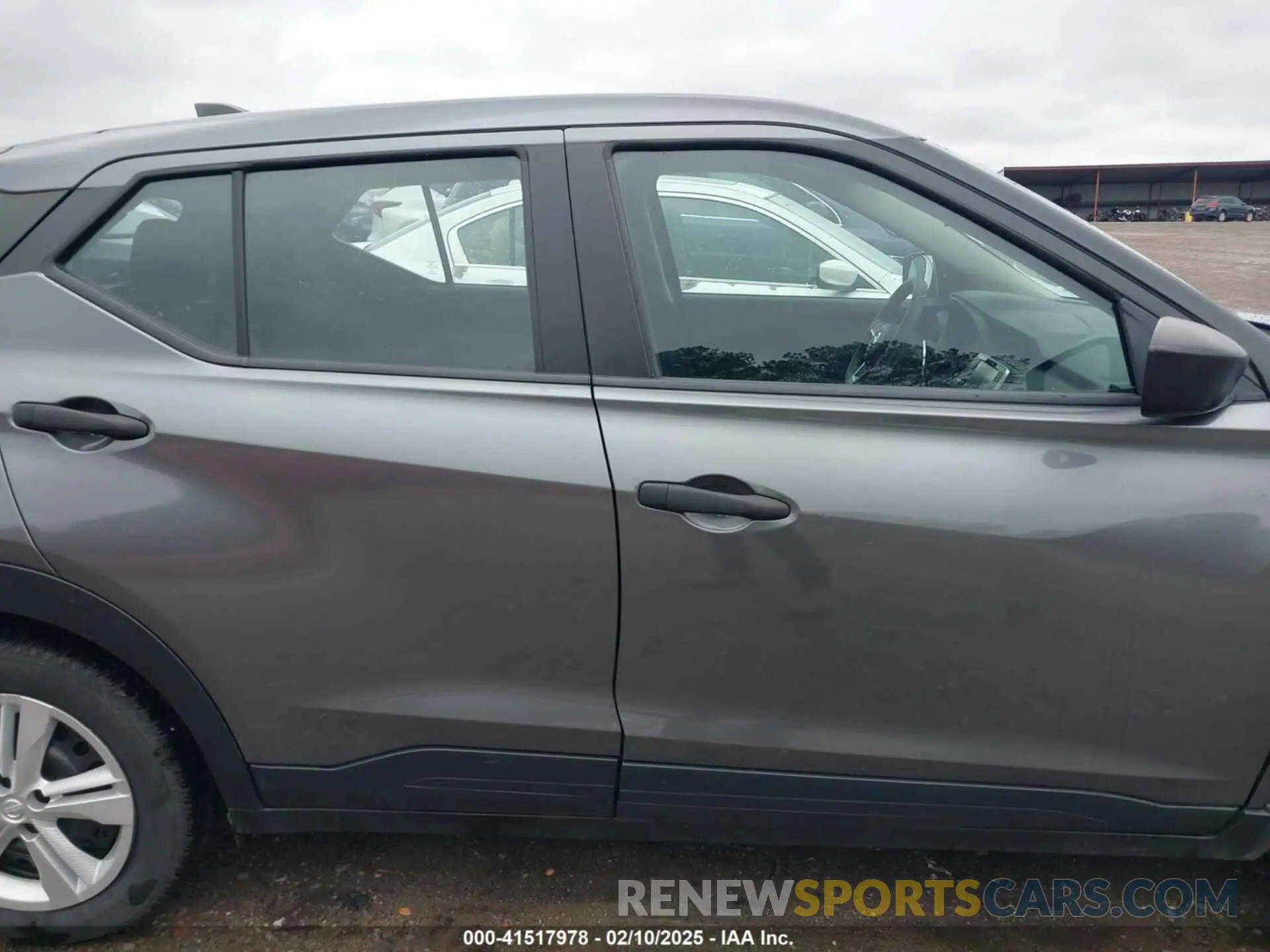 14 Photograph of a damaged car 3N1CP5BV6ML495640 NISSAN KICKS 2021