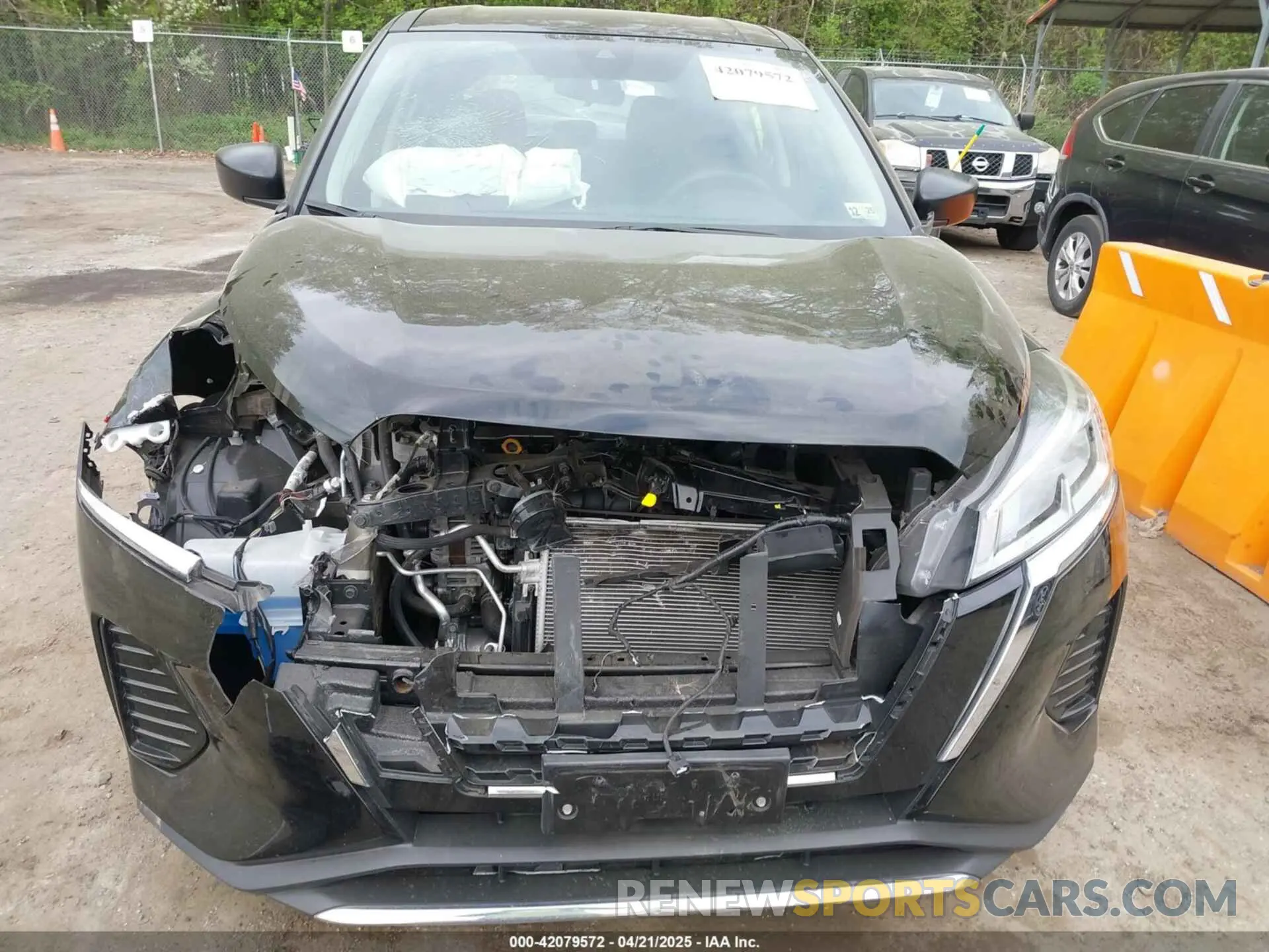 12 Photograph of a damaged car 3N1CP5BV6ML541547 NISSAN KICKS 2021