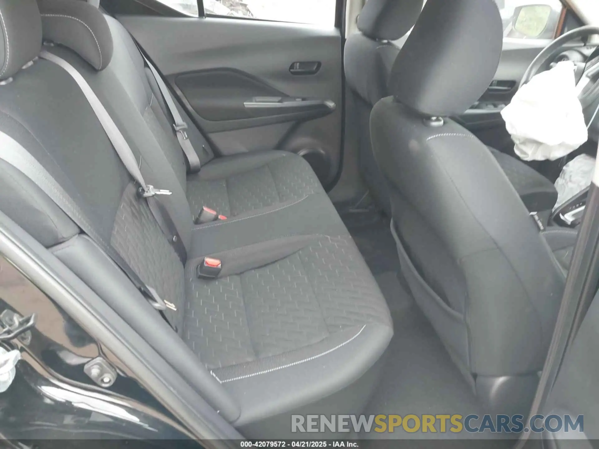 8 Photograph of a damaged car 3N1CP5BV6ML541547 NISSAN KICKS 2021