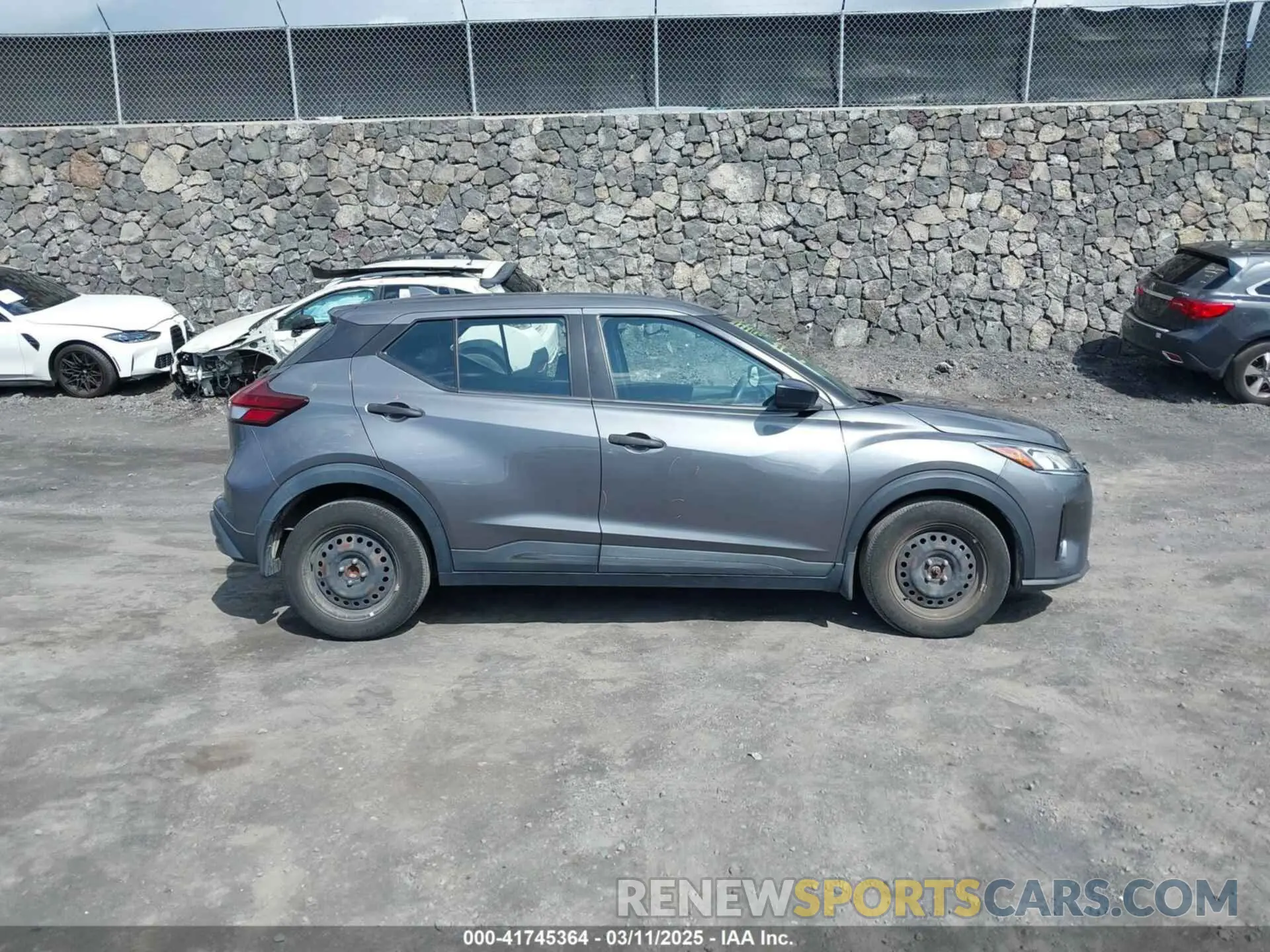 13 Photograph of a damaged car 3N1CP5BV6ML544383 NISSAN KICKS 2021