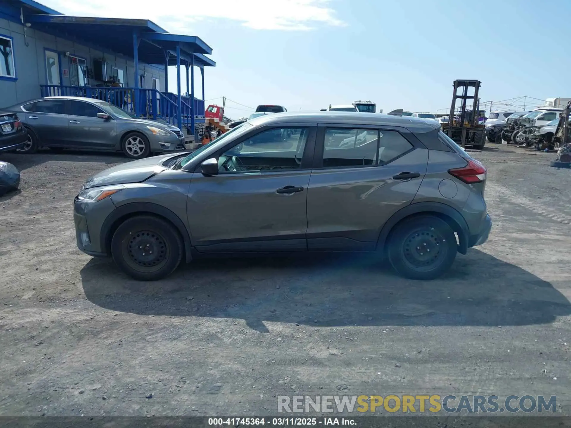 14 Photograph of a damaged car 3N1CP5BV6ML544383 NISSAN KICKS 2021