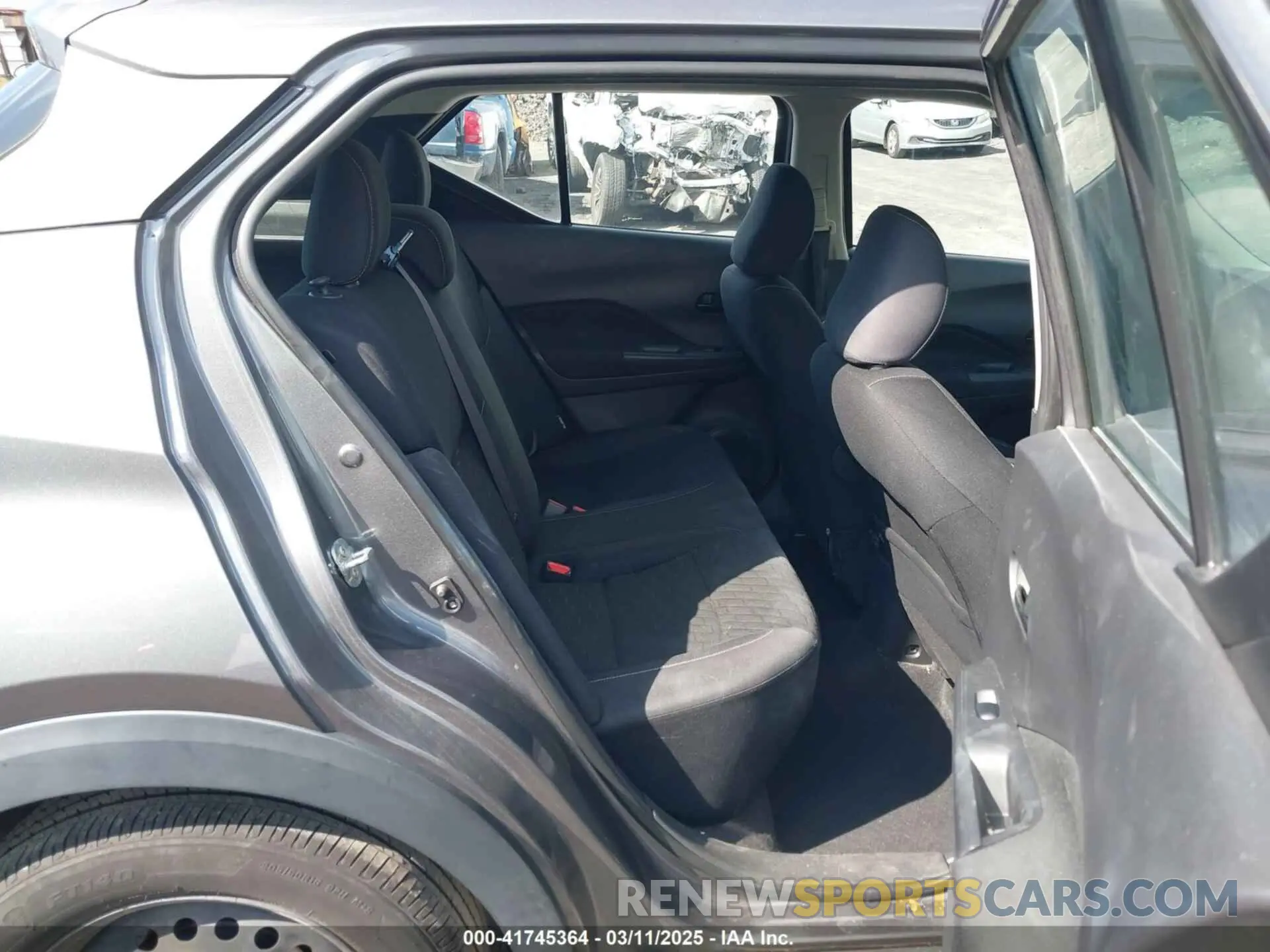 8 Photograph of a damaged car 3N1CP5BV6ML544383 NISSAN KICKS 2021