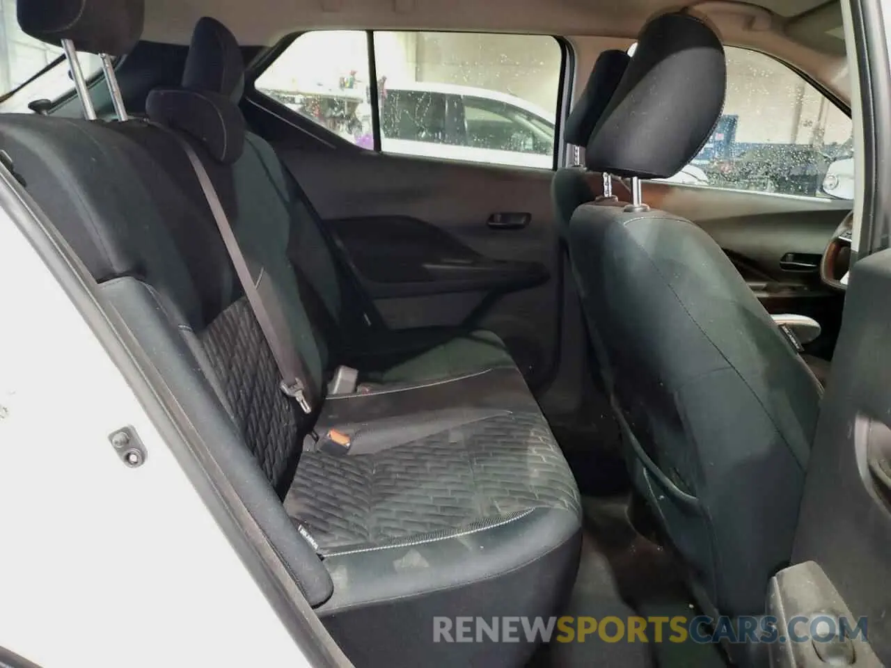 11 Photograph of a damaged car 3N1CP5BV6ML552211 NISSAN KICKS 2021