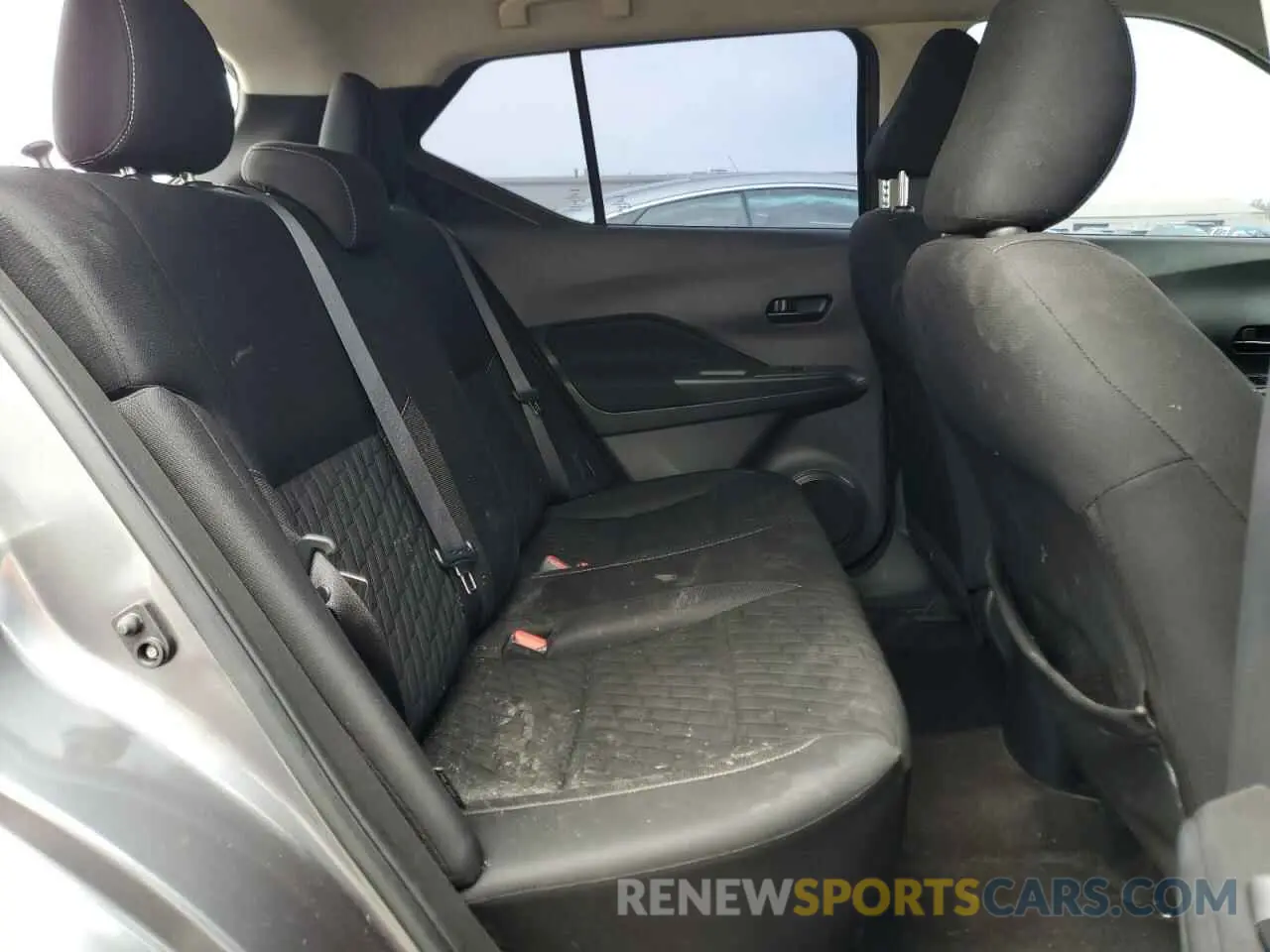 11 Photograph of a damaged car 3N1CP5BV6ML555268 NISSAN KICKS 2021