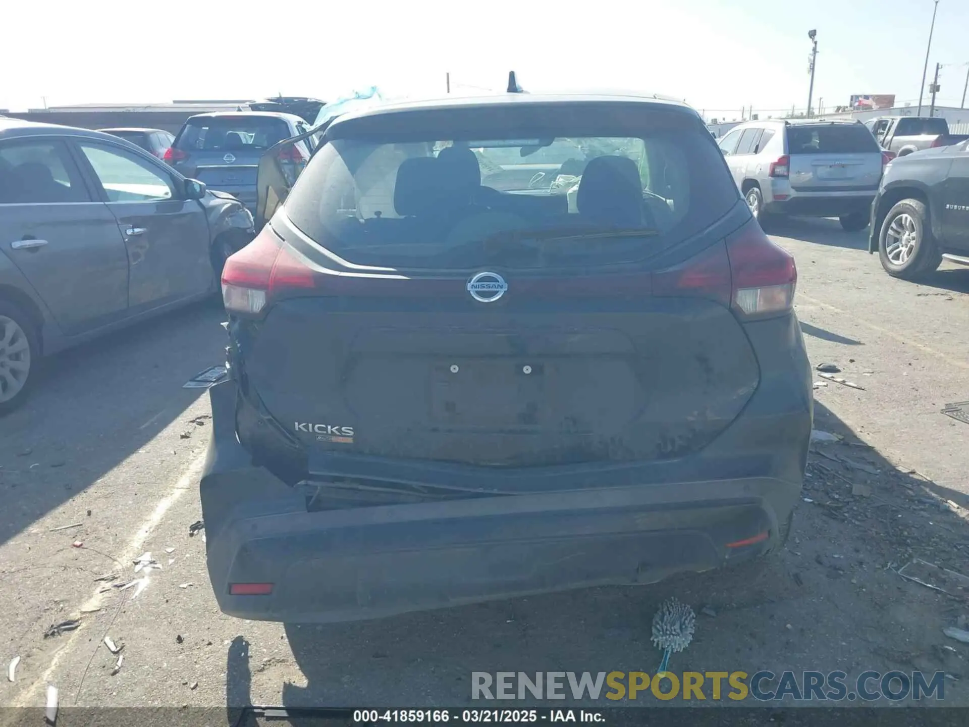 16 Photograph of a damaged car 3N1CP5BV7ML502627 NISSAN KICKS 2021