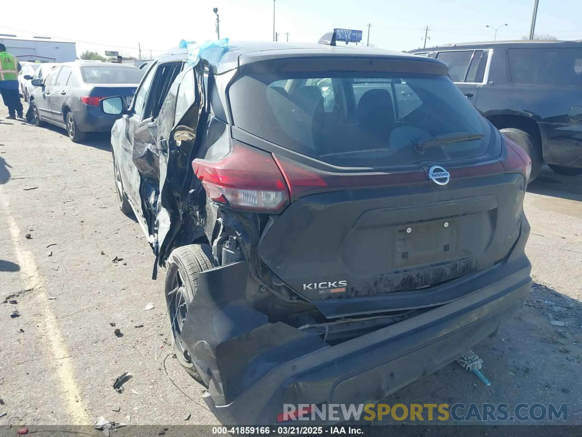 3 Photograph of a damaged car 3N1CP5BV7ML502627 NISSAN KICKS 2021